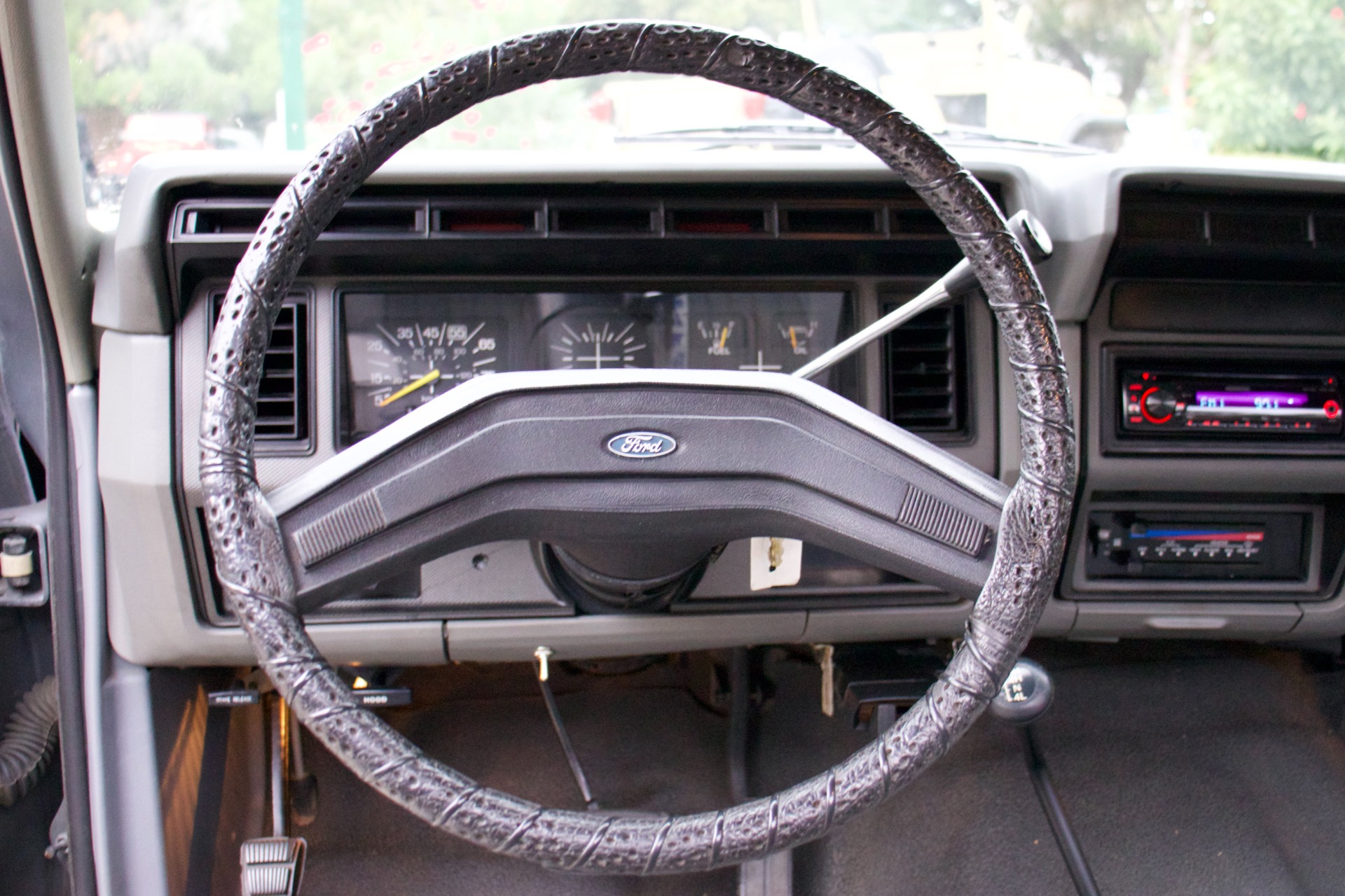 Used-1986-Ford-F-150-XL