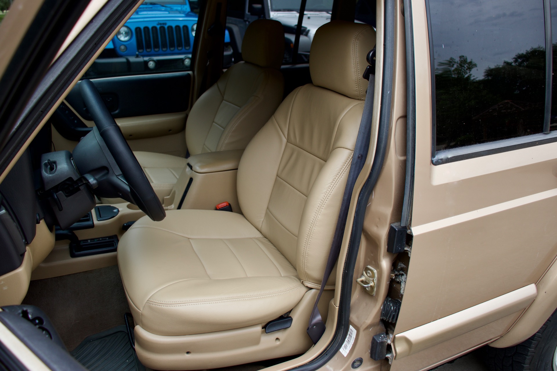 Used-1999-Jeep-Cherokee-Classic