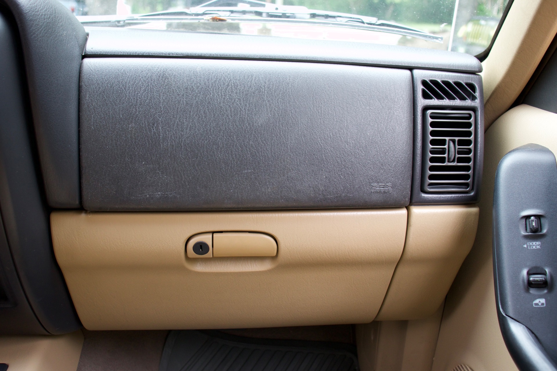 Used-1999-Jeep-Cherokee-Classic