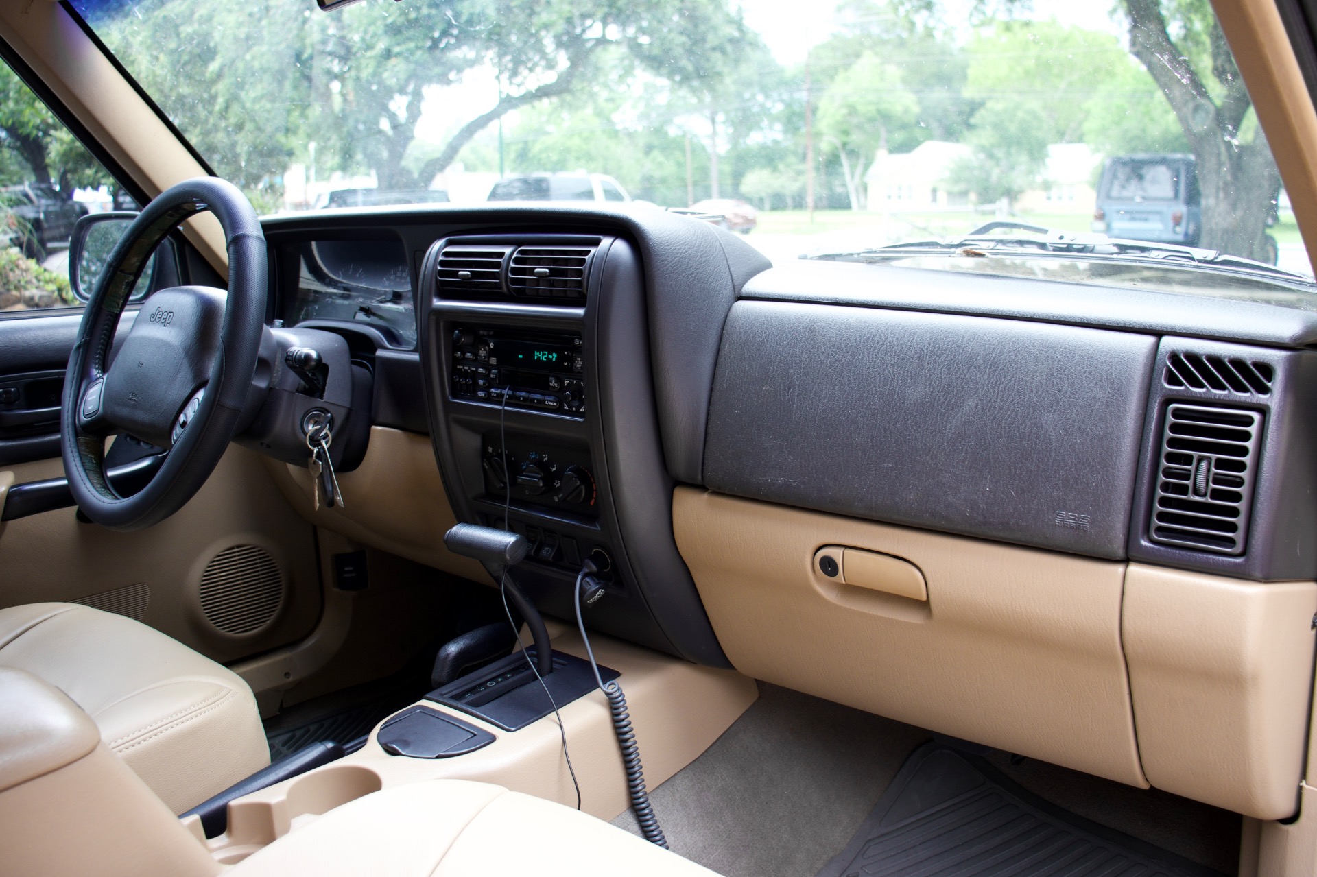 Used-1999-Jeep-Cherokee-Classic