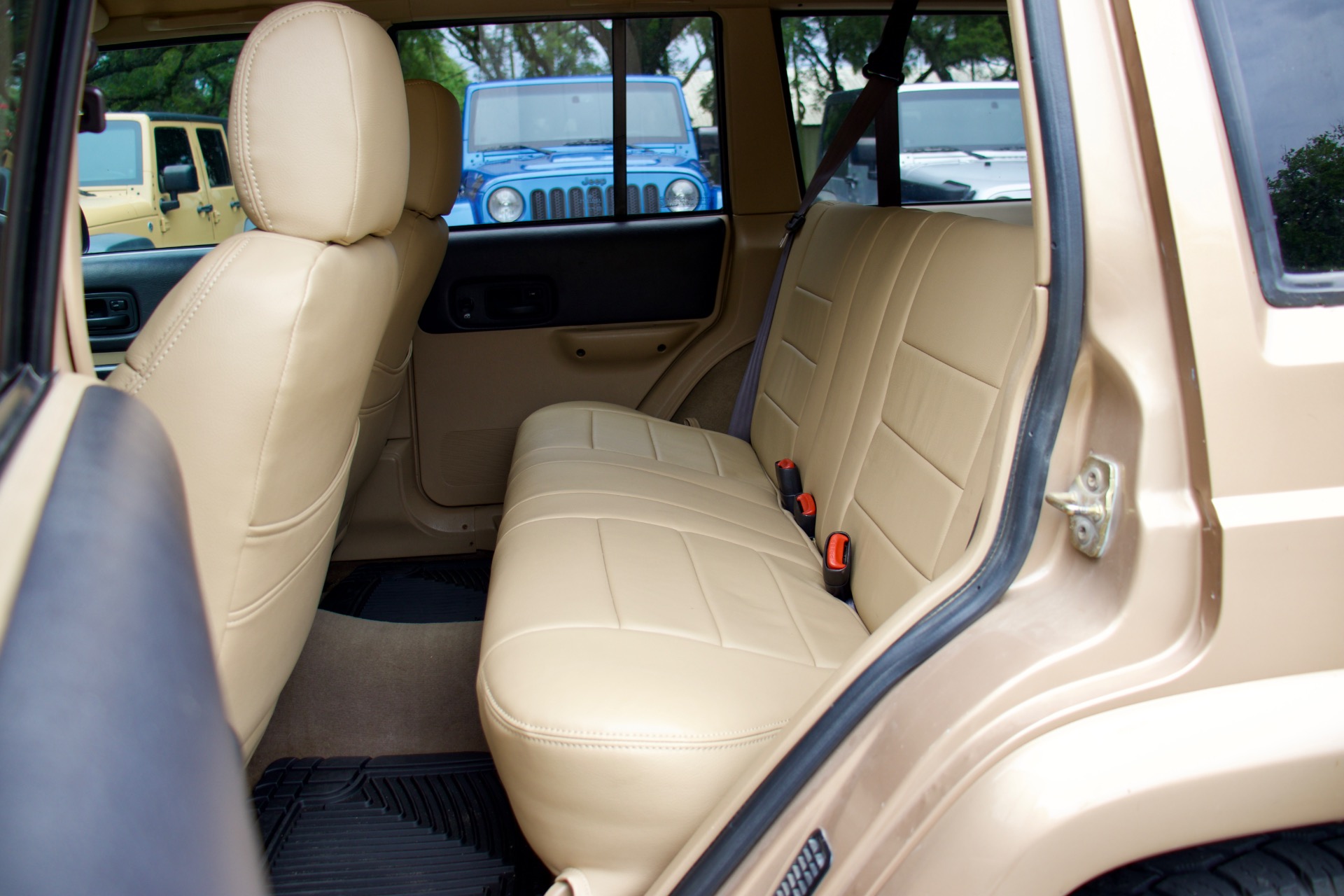 Used-1999-Jeep-Cherokee-Classic