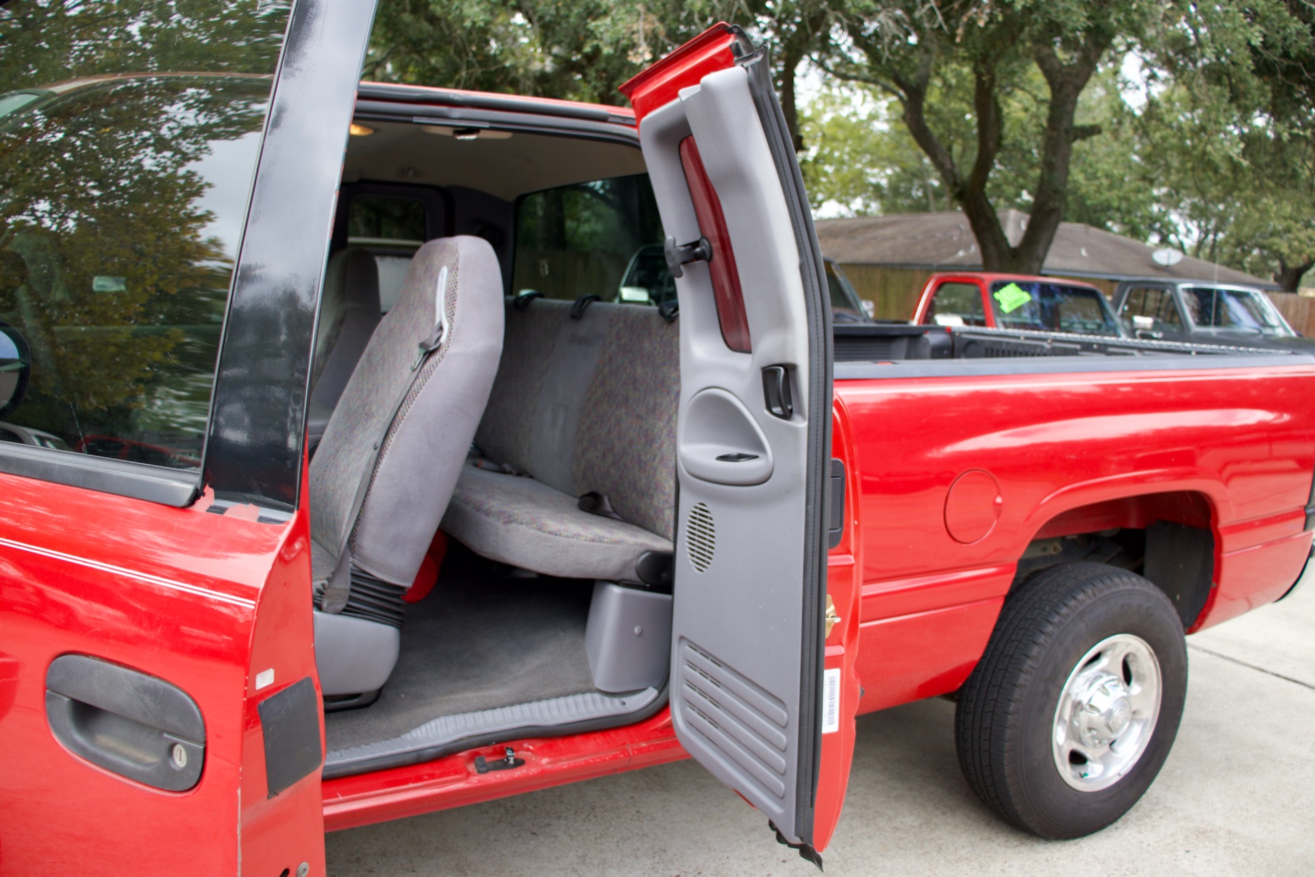 Used-2001-Dodge-Ram-Pickup-2500-SLT