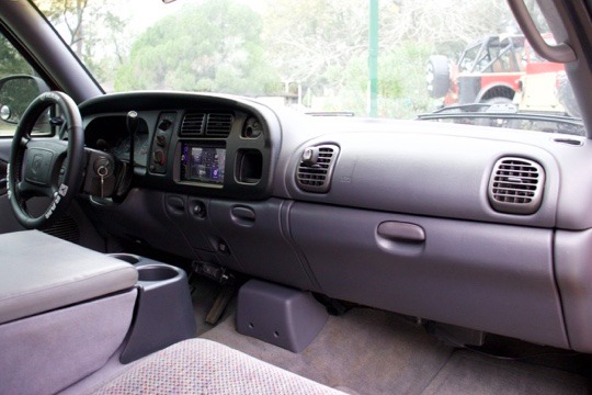 Used-2001-Dodge-Ram-Pickup-2500-SLT