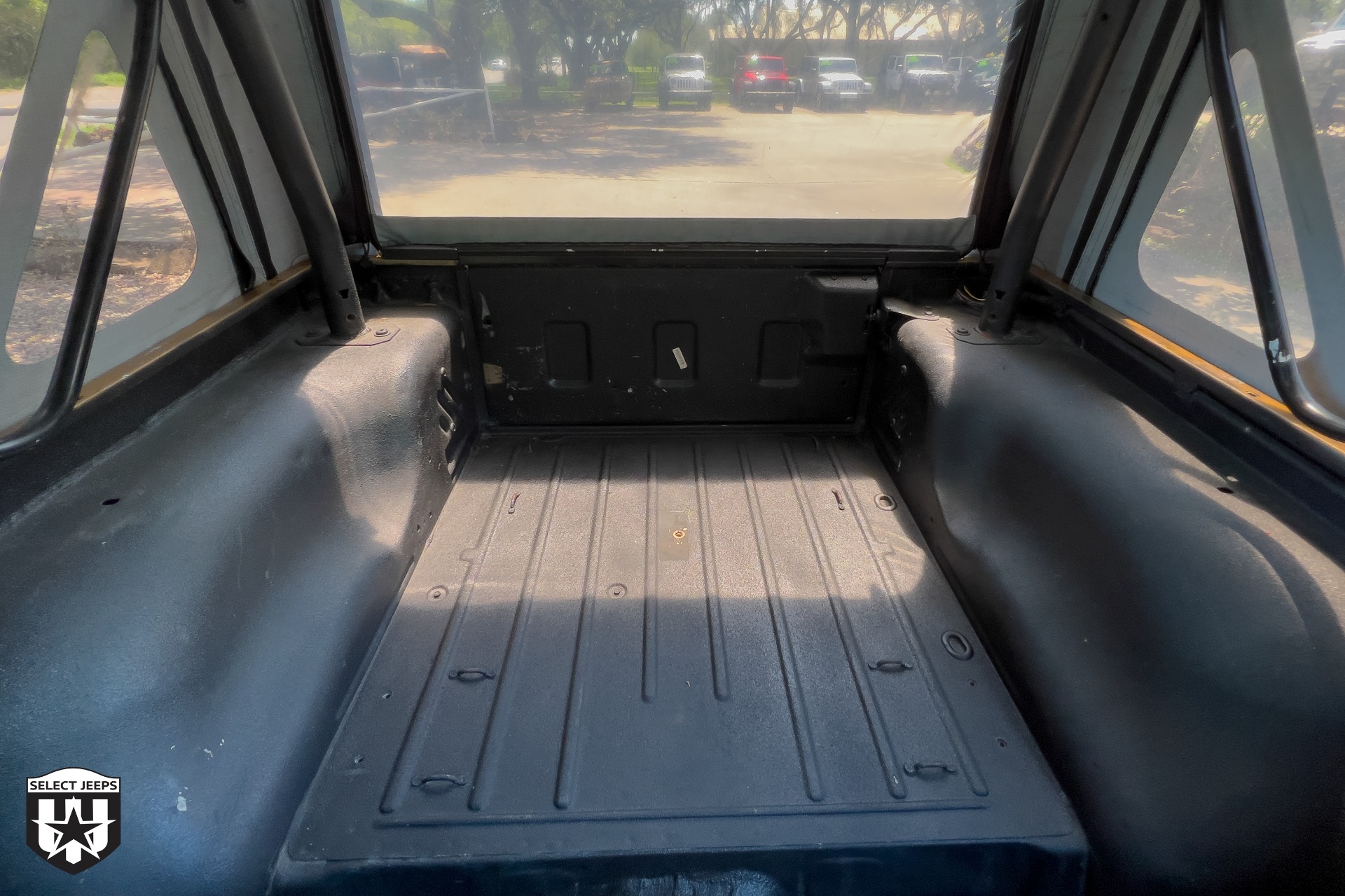 Used-1999-Jeep-Wrangler-Sahara