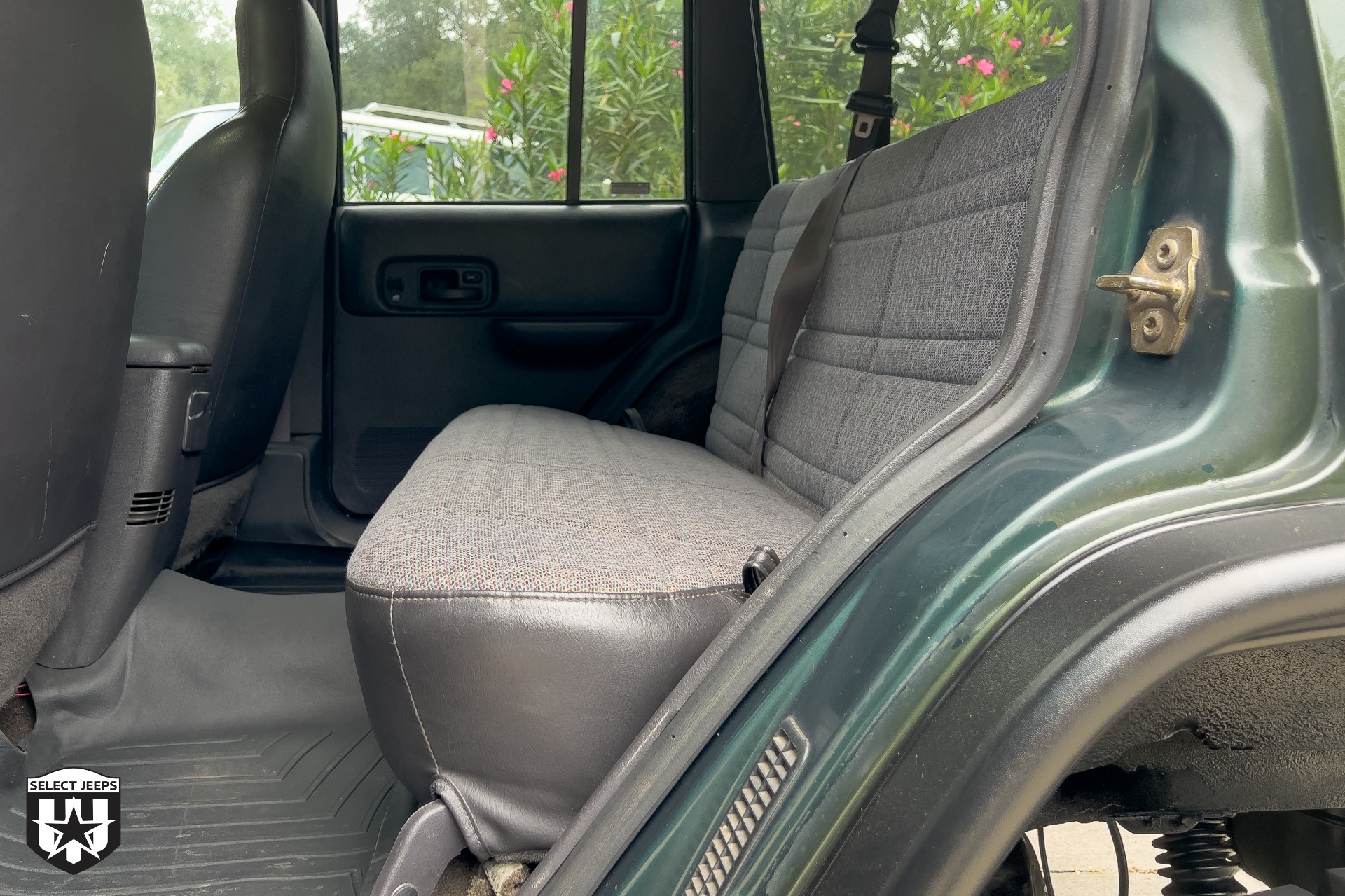 Used-2001-Jeep-Cherokee-Sport