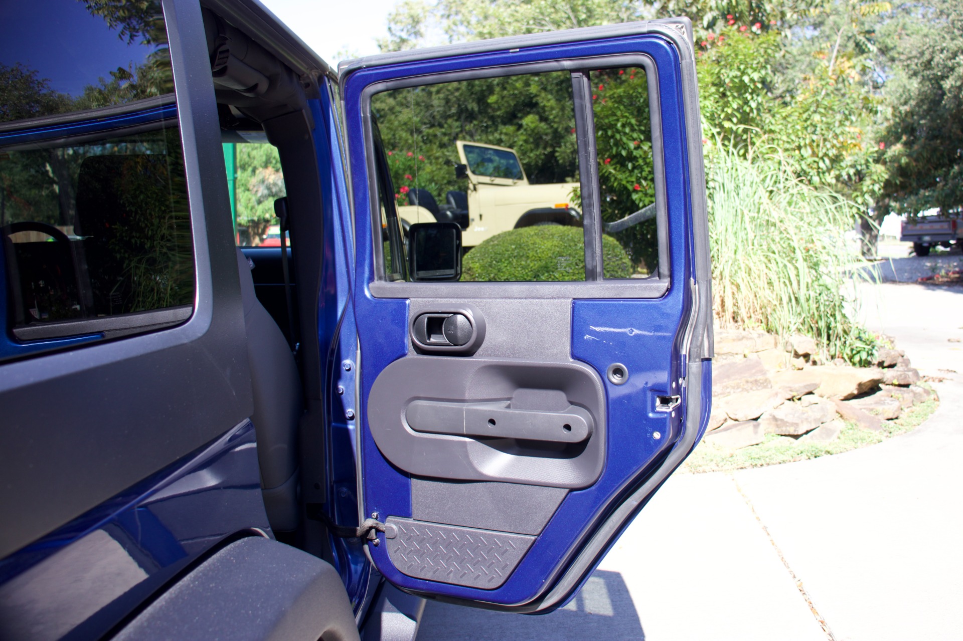 Used-2009-Jeep-Wrangler-Unlimited-Rubicon