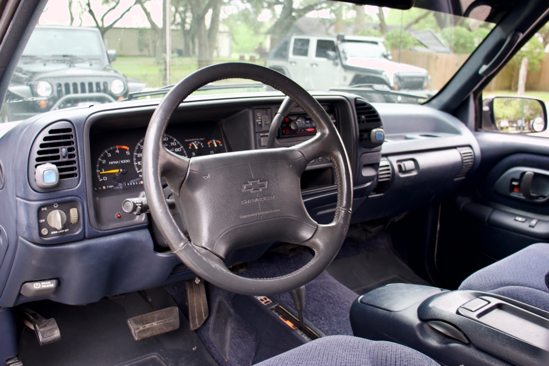 Used-1995-Chevrolet-Tahoe-Z71-LS