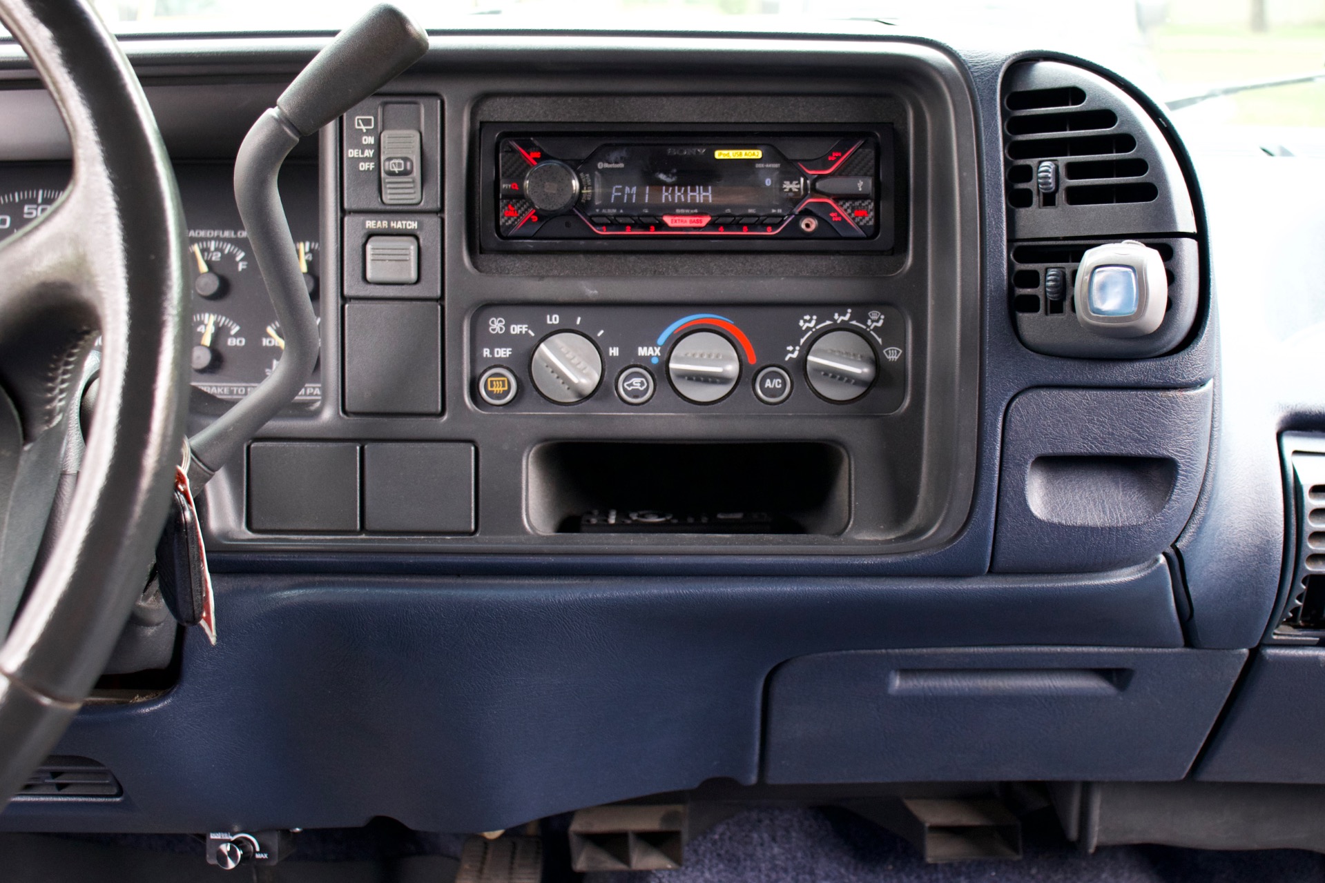 Used-1995-Chevrolet-Tahoe-LS