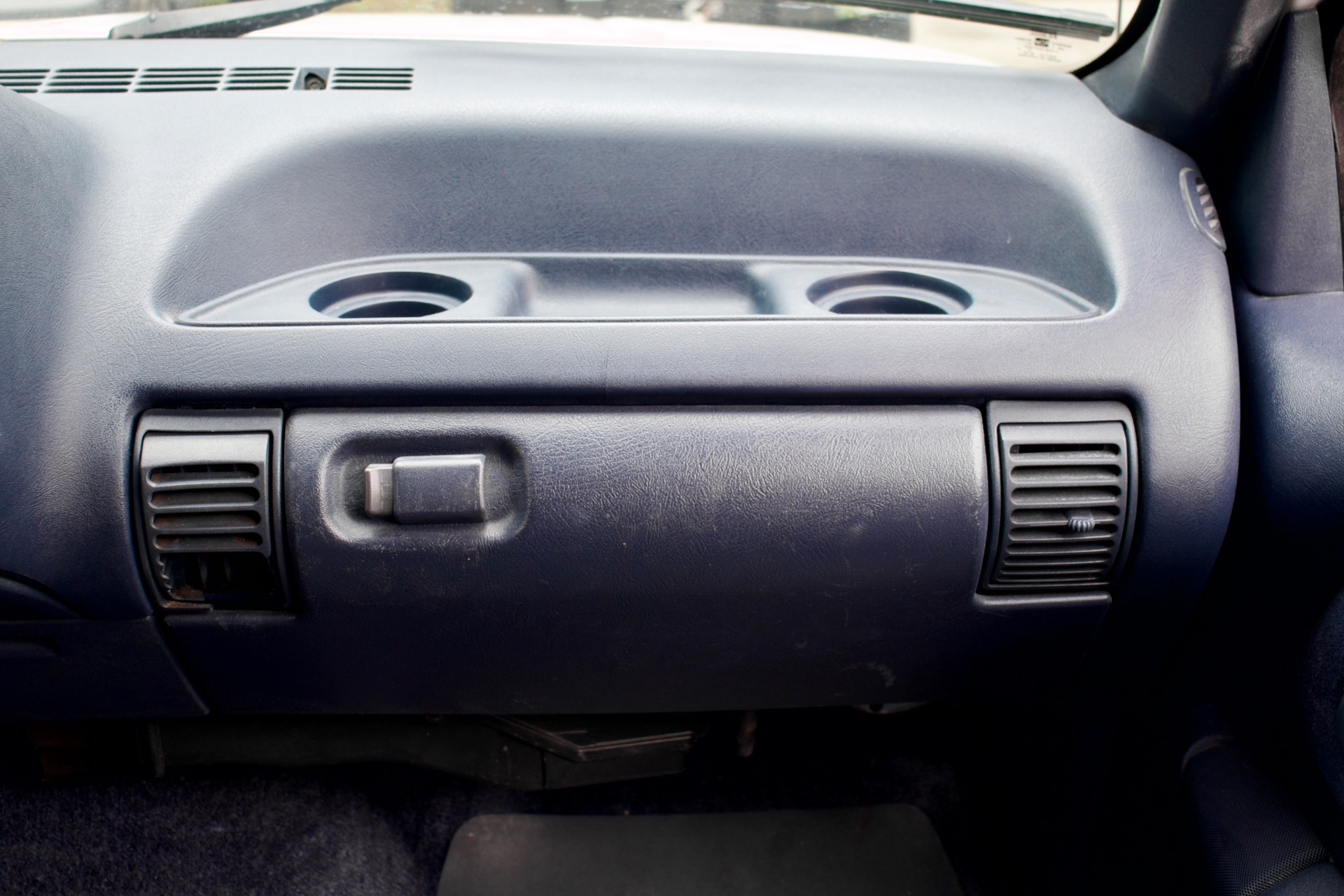 Used-1995-Chevrolet-Tahoe-LS
