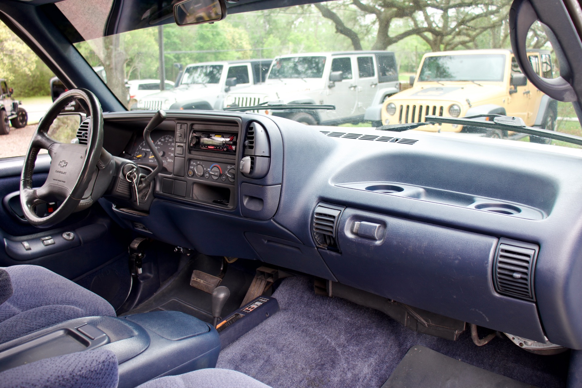 Used-1995-Chevrolet-Tahoe-LS