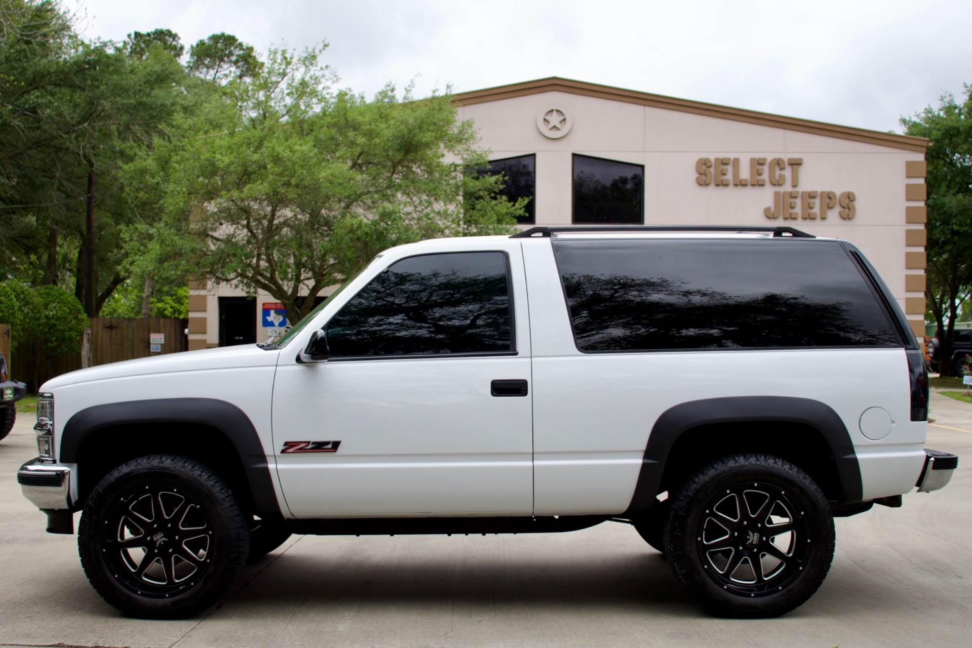 Used-1995-Chevrolet-Tahoe-LS