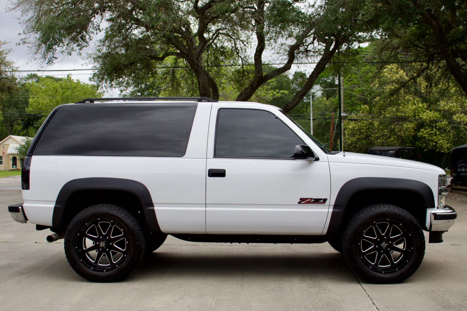 Used-1995-Chevrolet-Tahoe-LS