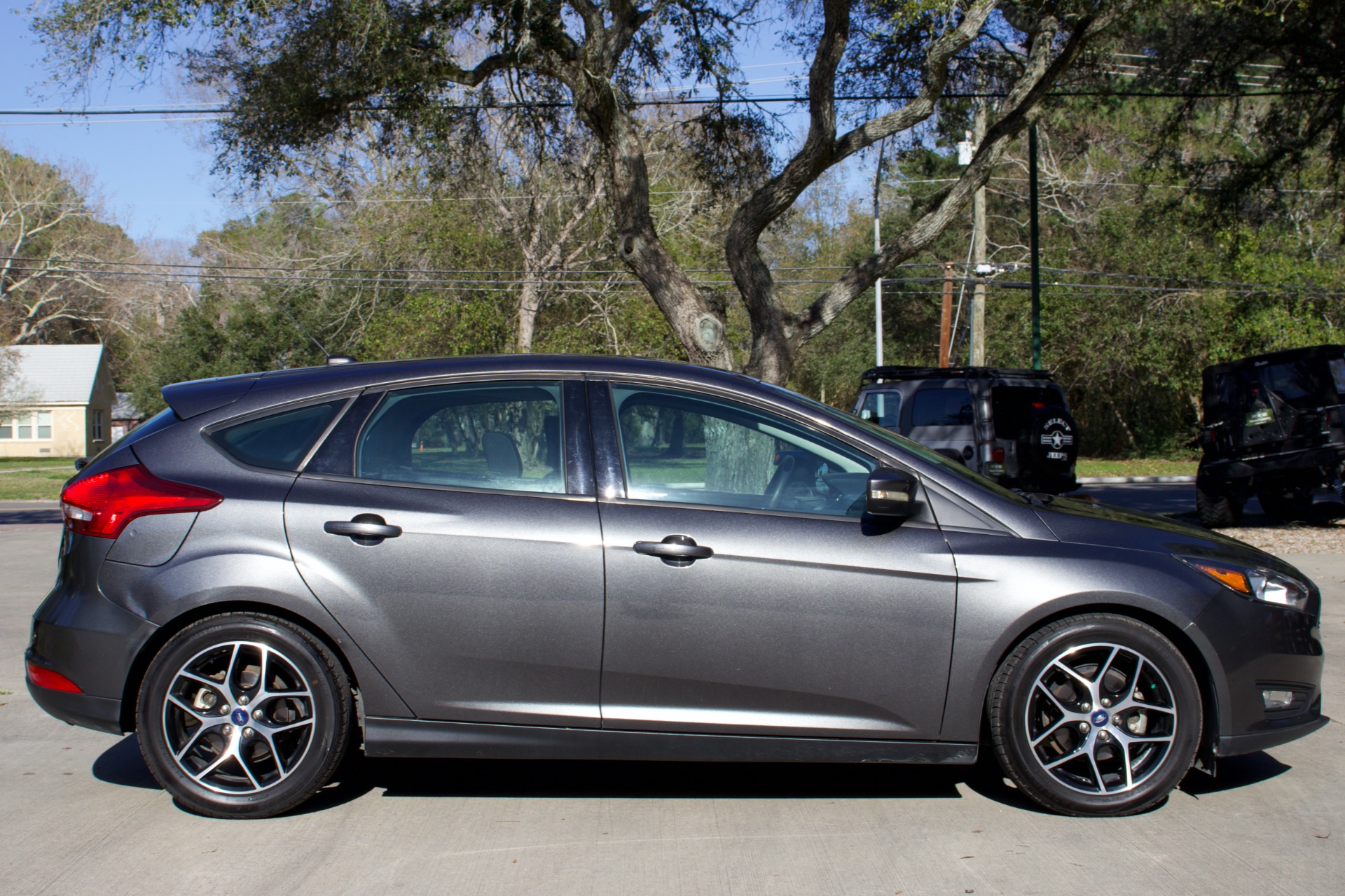 Used-2018-Ford-Focus-SEL