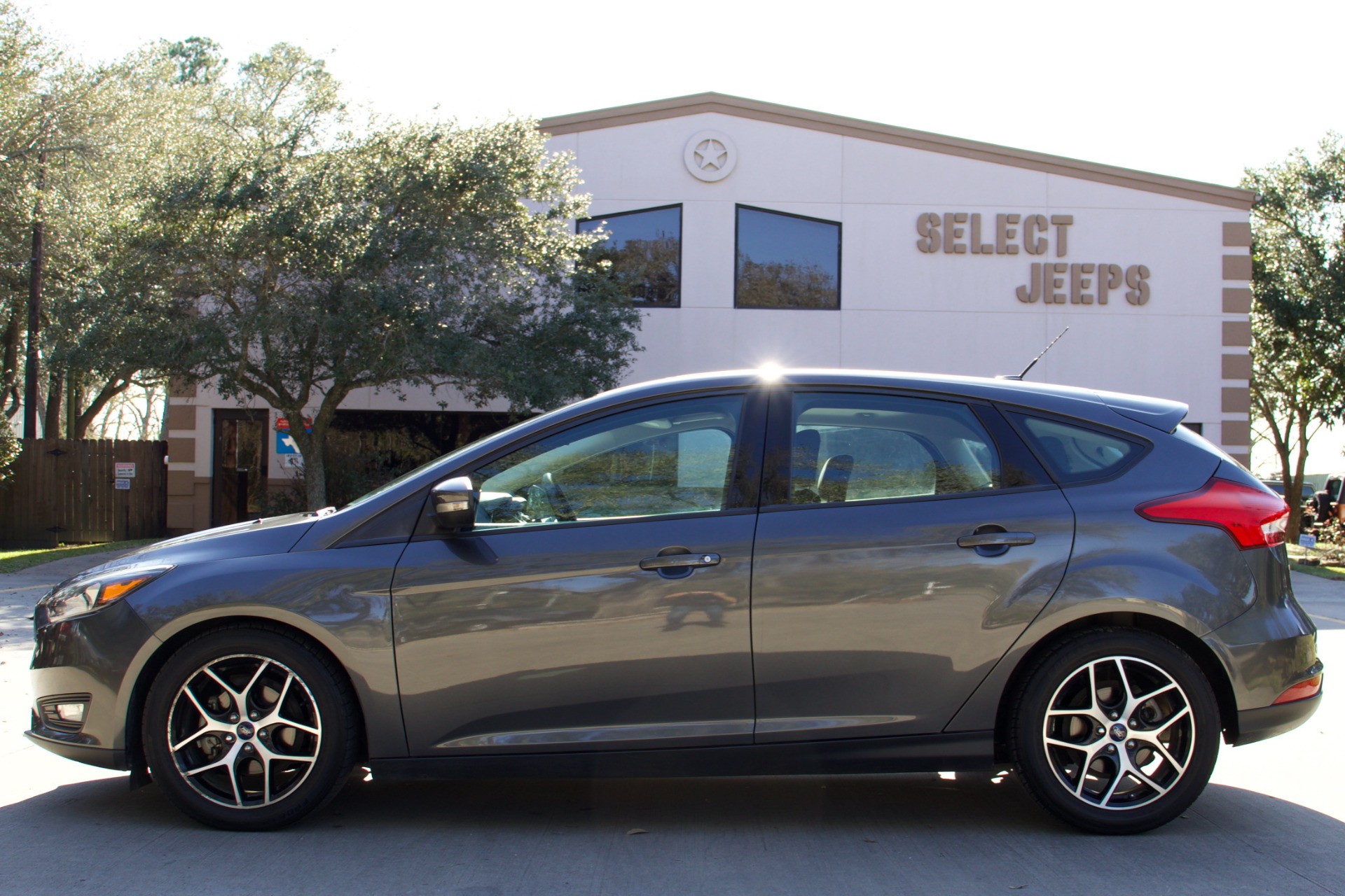 Used-2018-Ford-Focus-SEL