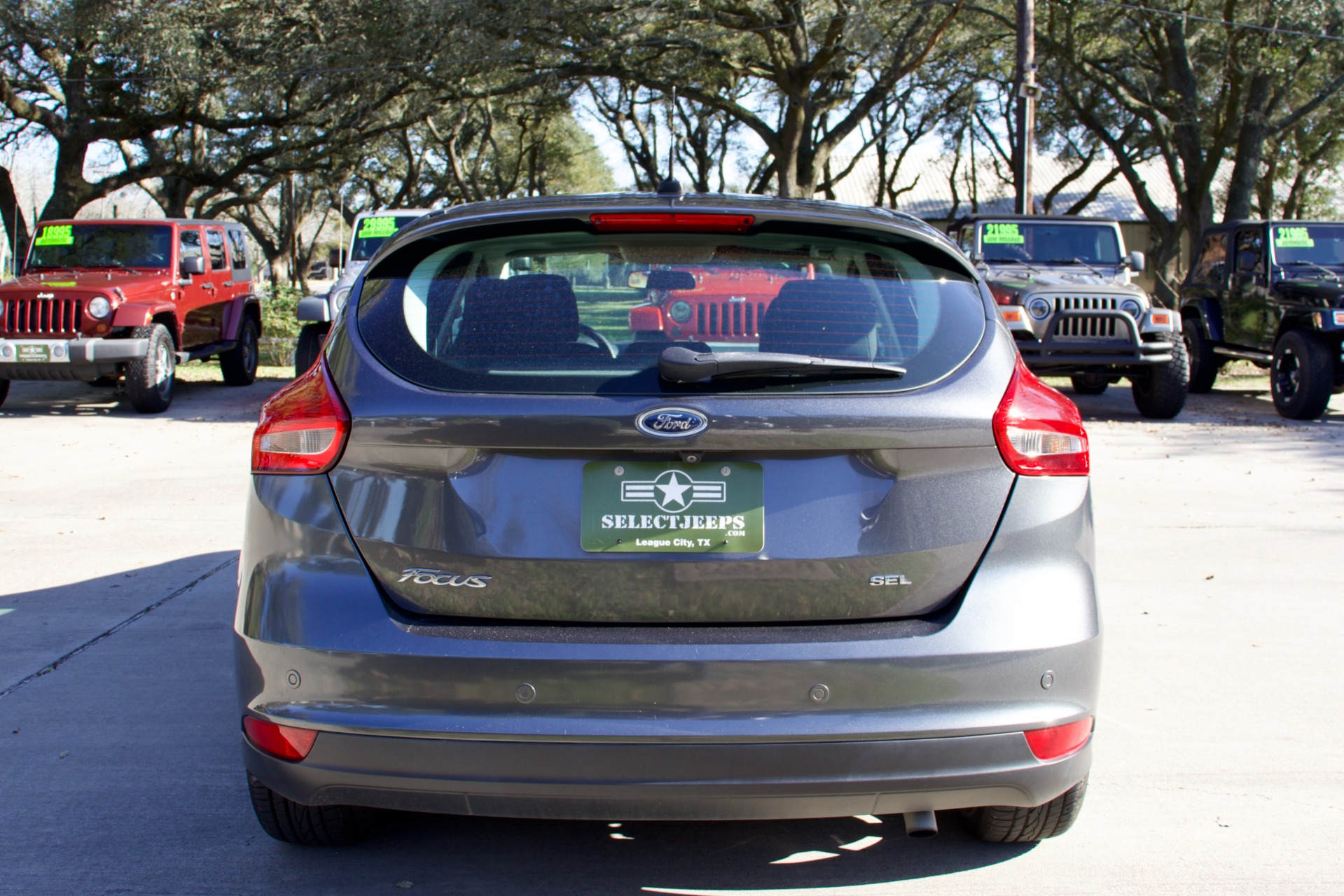 Used-2018-Ford-Focus-SEL