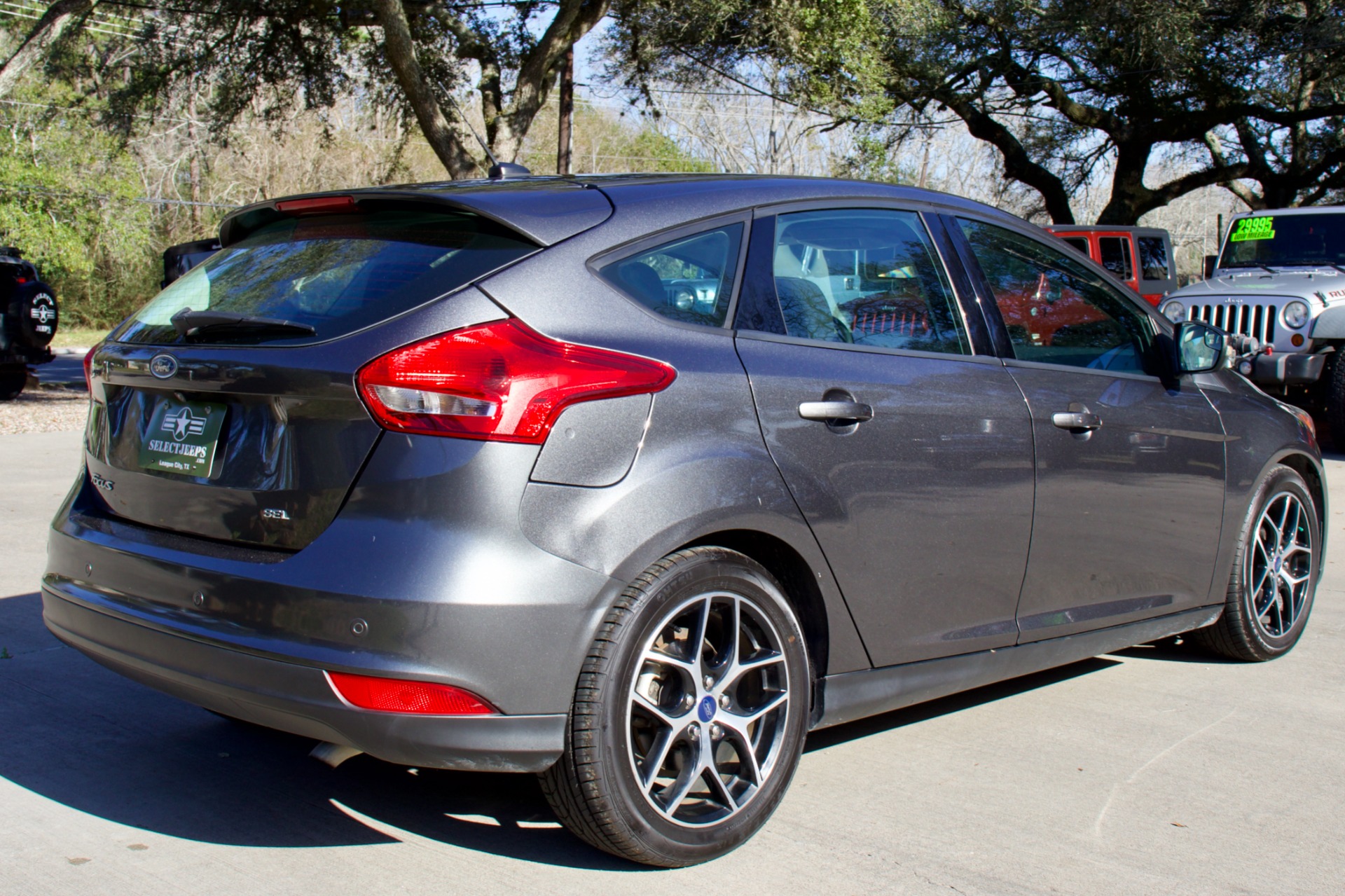 Used-2018-Ford-Focus-SEL