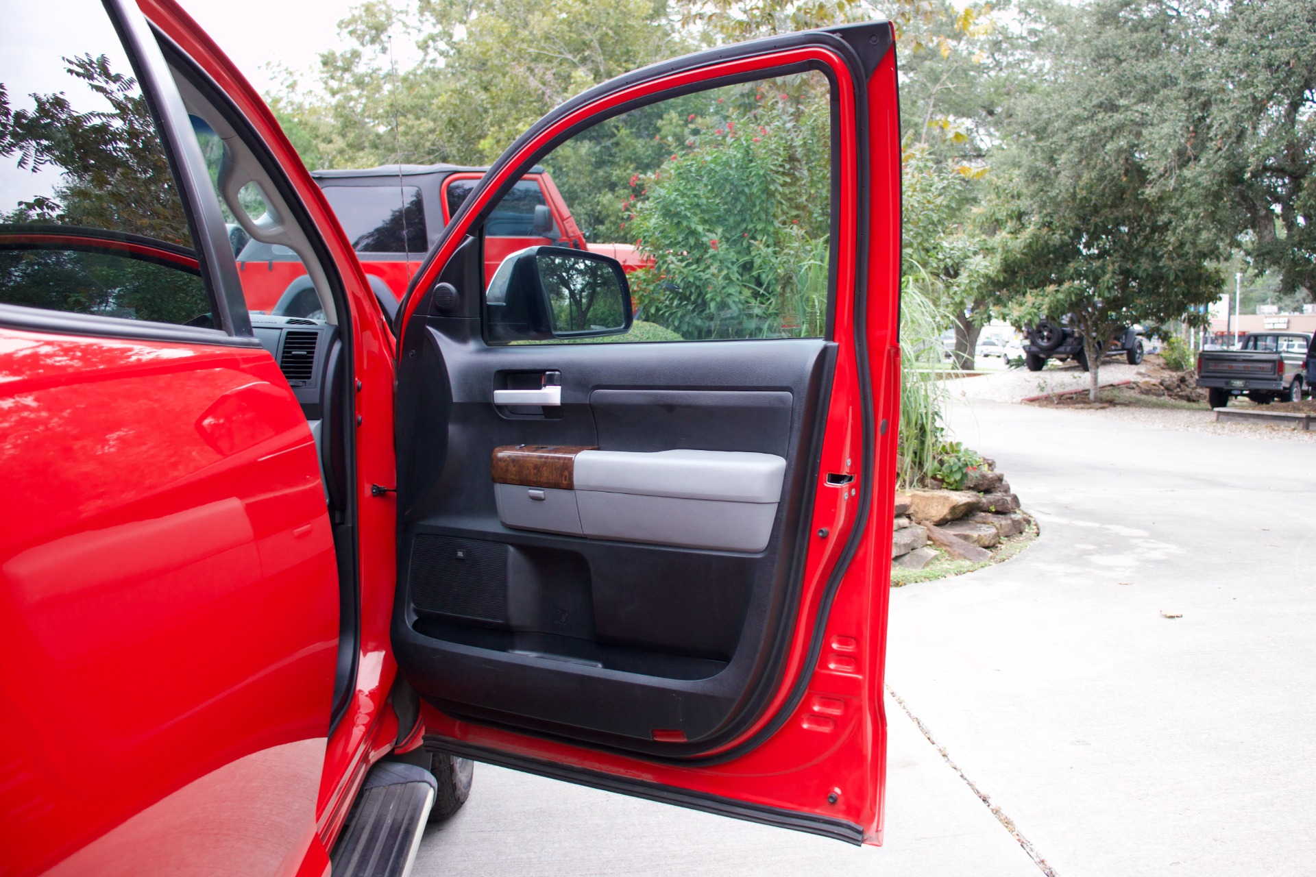 Used-2011-Toyota-Tundra-Limited