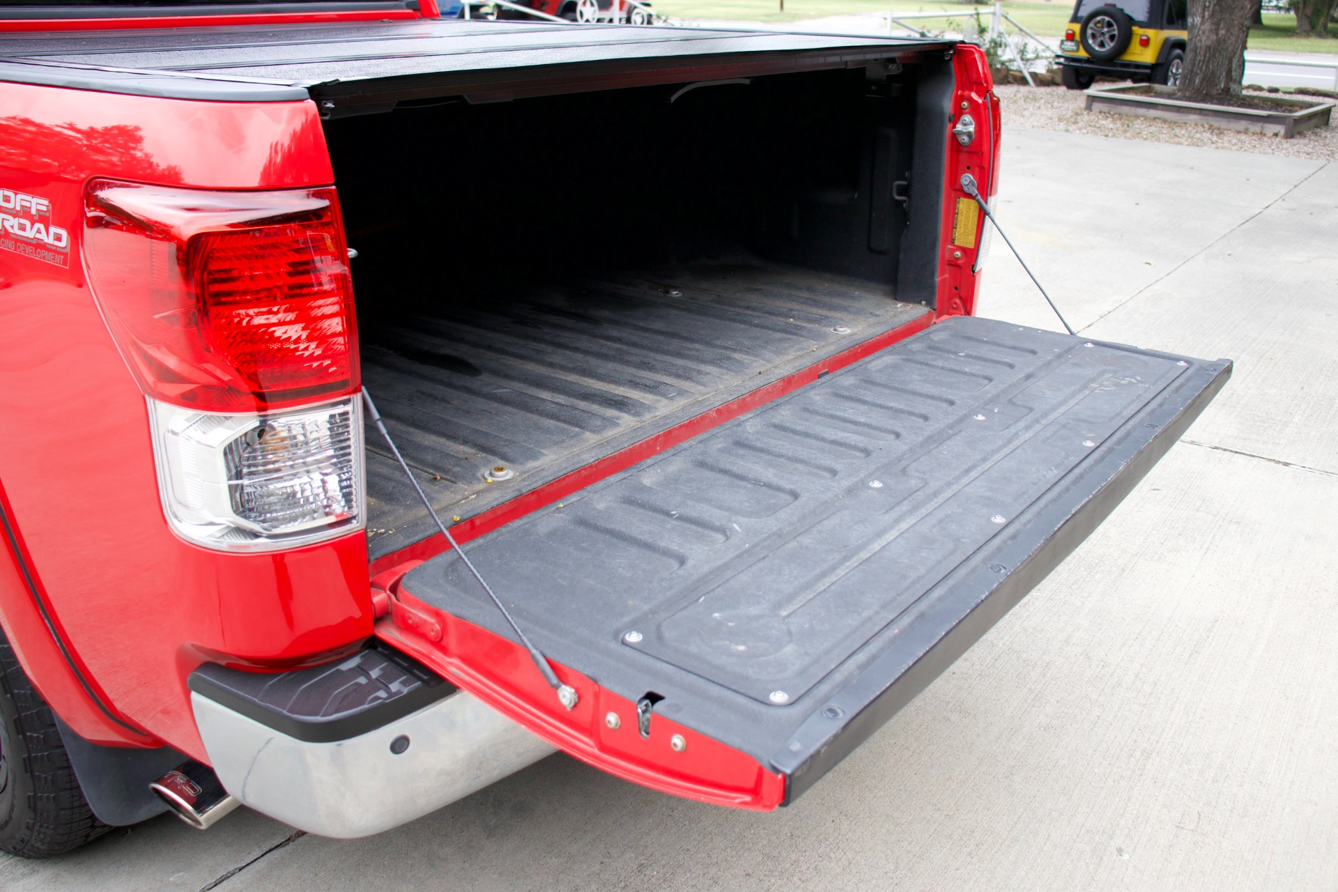 Used-2011-Toyota-Tundra-Limited