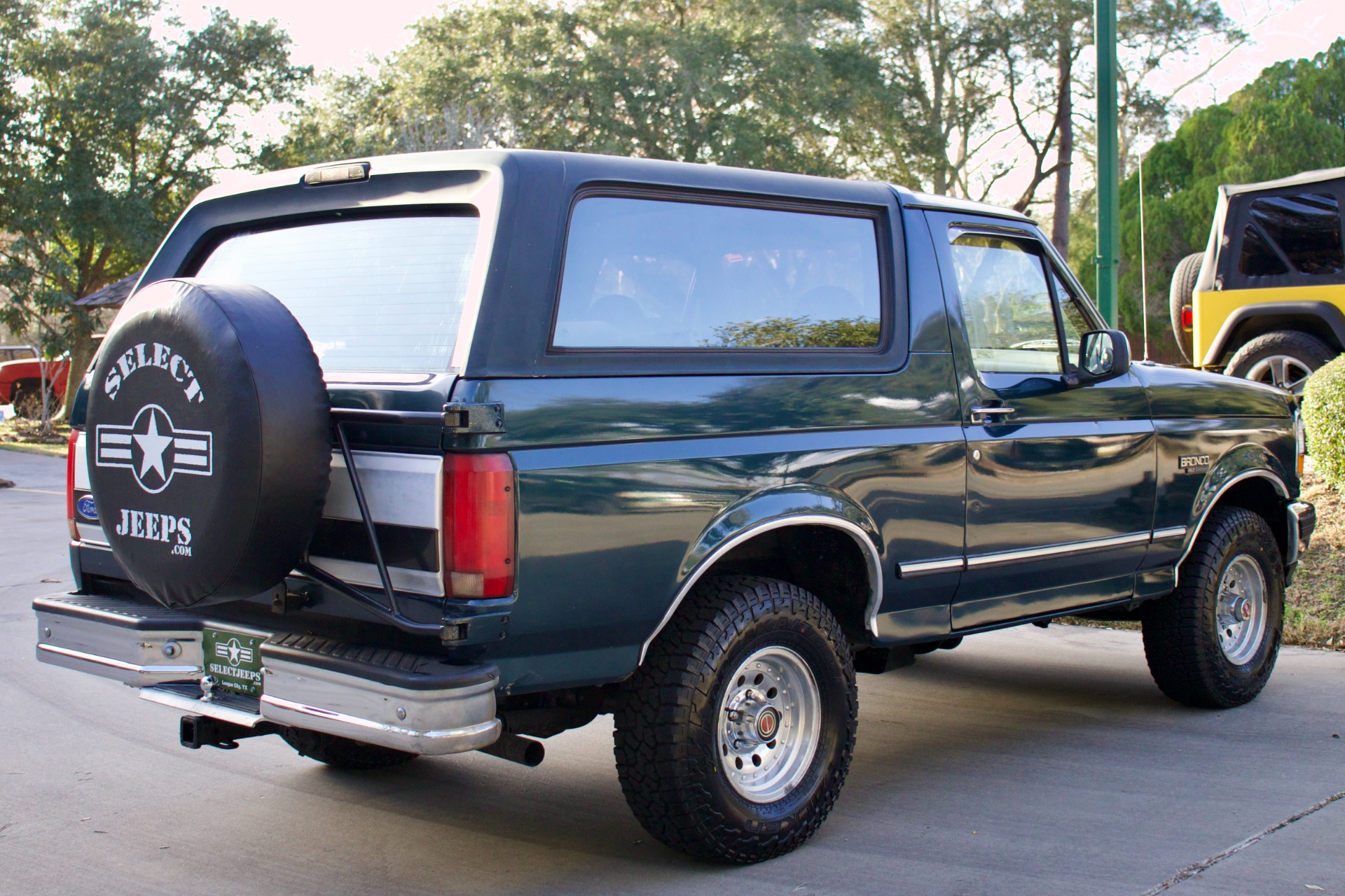 Used-1994-Ford-Bronco-XLT