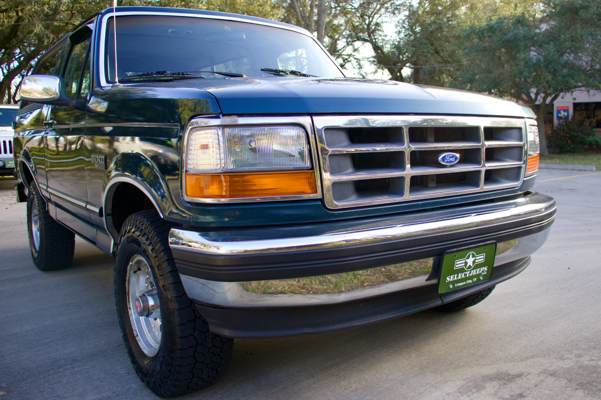 Used-1994-Ford-Bronco-XLT