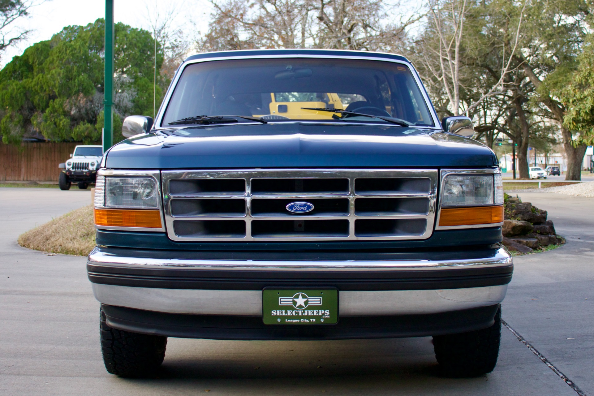 Used-1994-Ford-Bronco-XLT