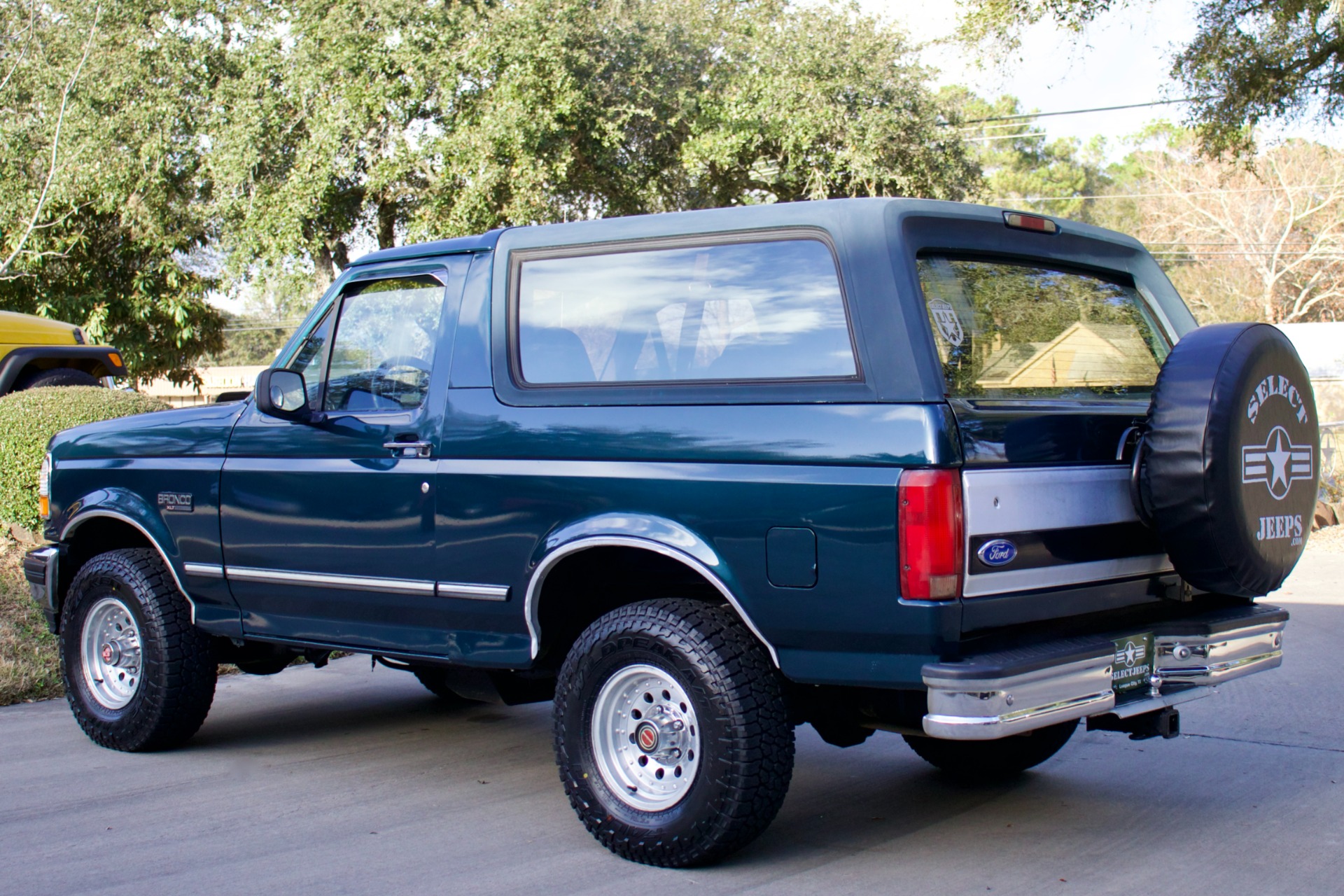 Used-1994-Ford-Bronco-XLT