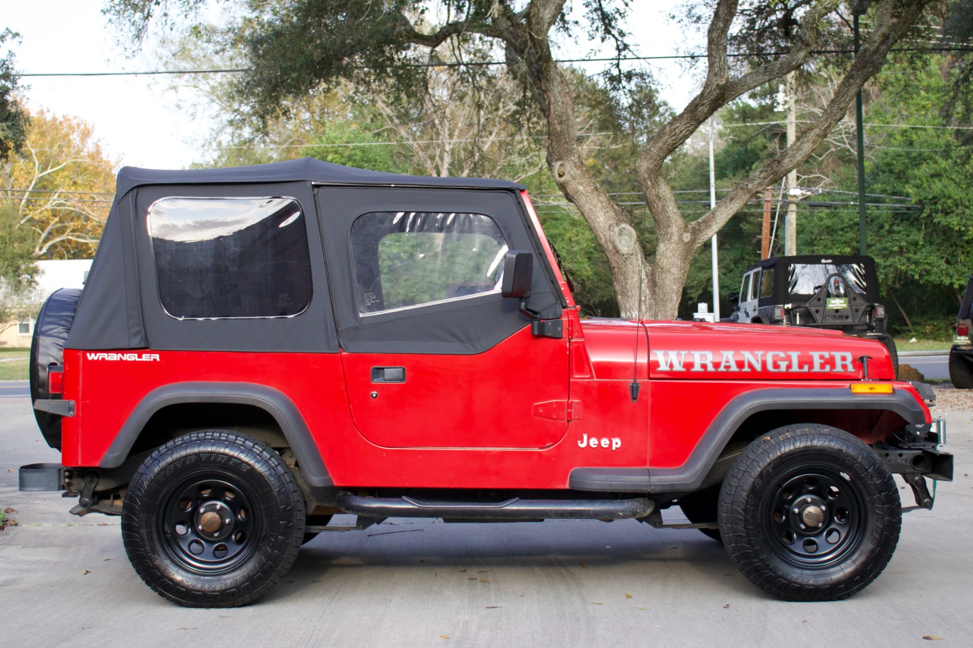 Used-1995-Jeep-Wrangler