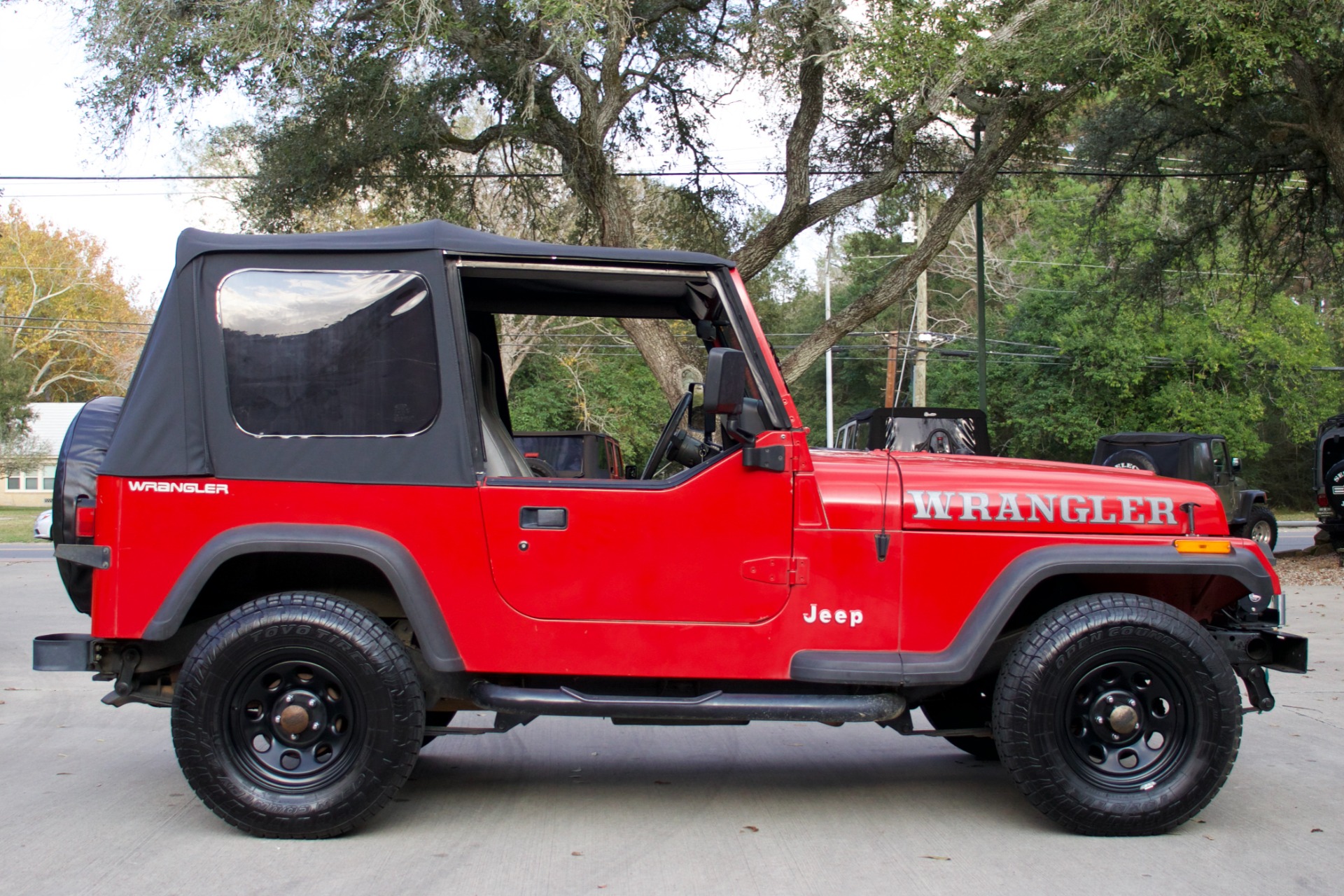 Used-1995-Jeep-Wrangler