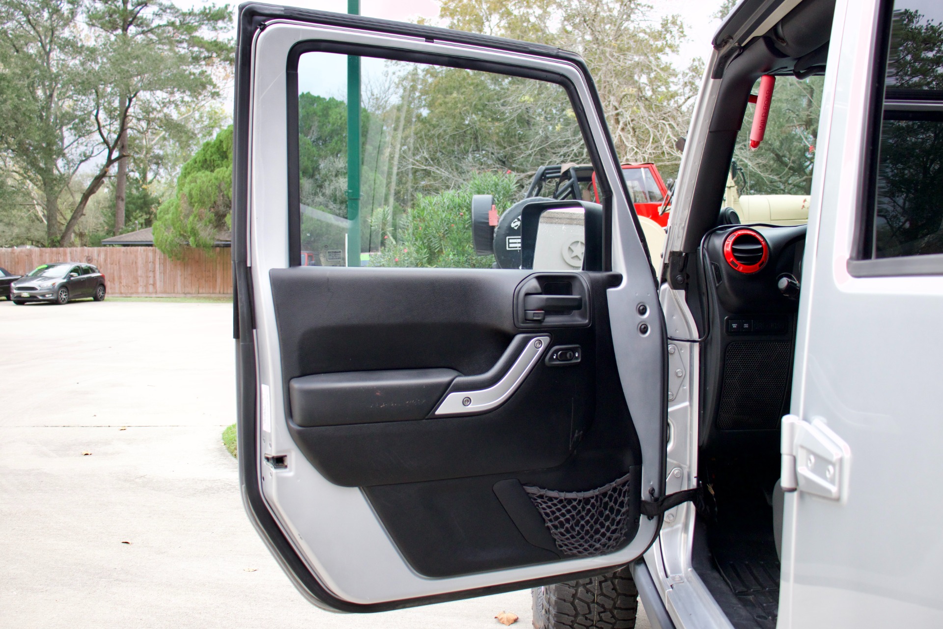 Used-2012-Jeep-Wrangler-Unlimited-Rubicon