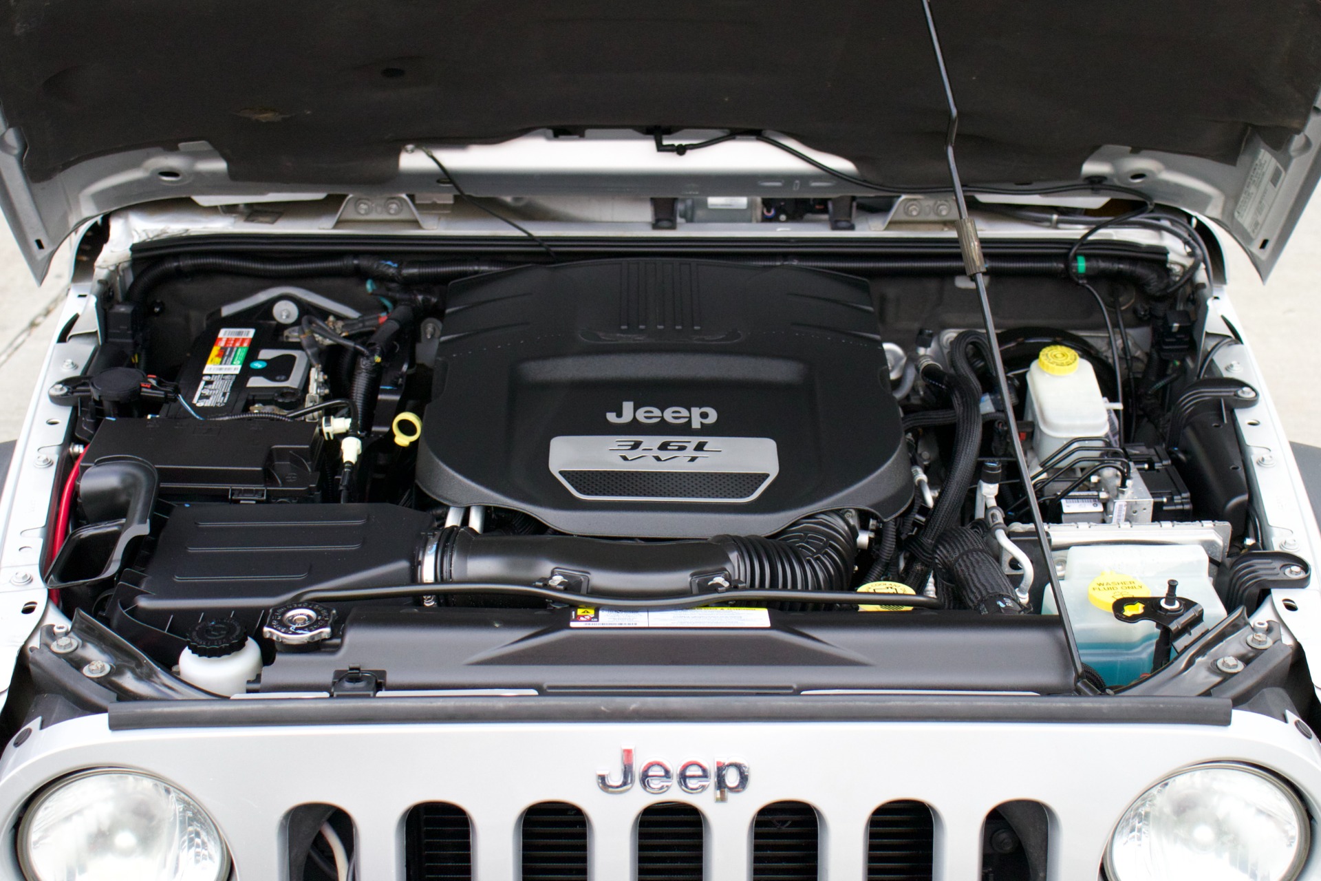 Used-2012-Jeep-Wrangler-Unlimited-Rubicon