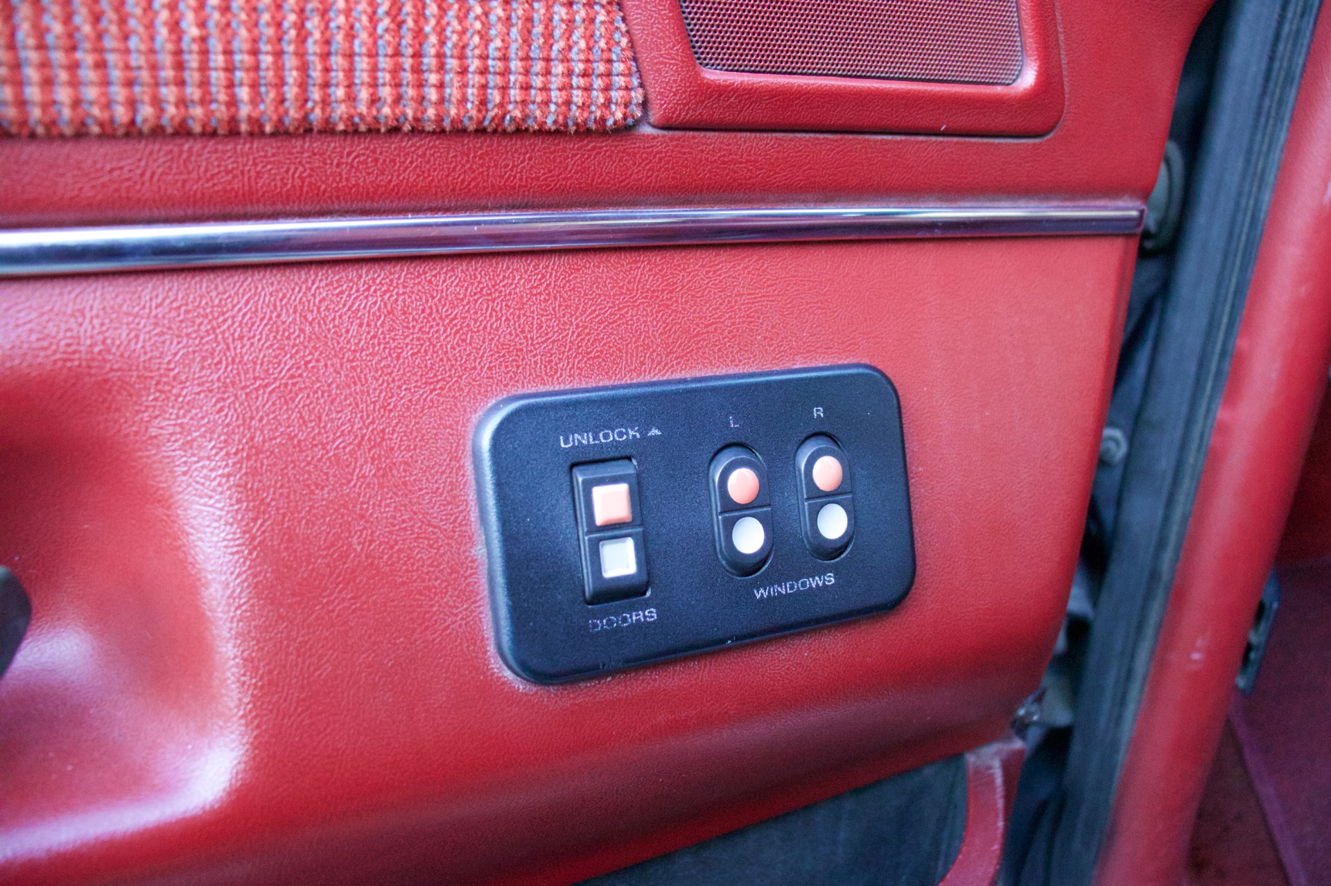 Used-1989-Ford-Bronco-Custom