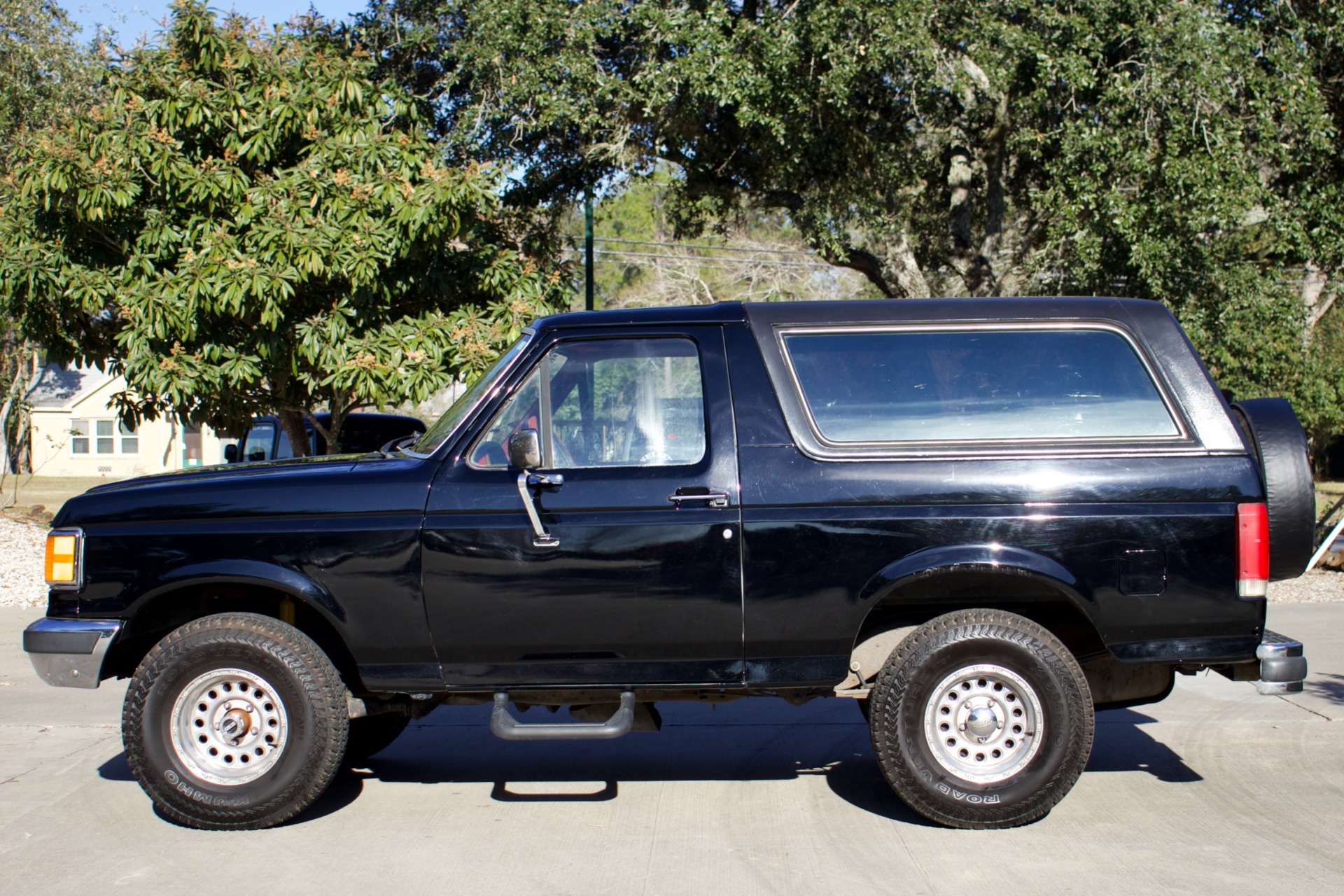 Used-1989-Ford-Bronco-XLT