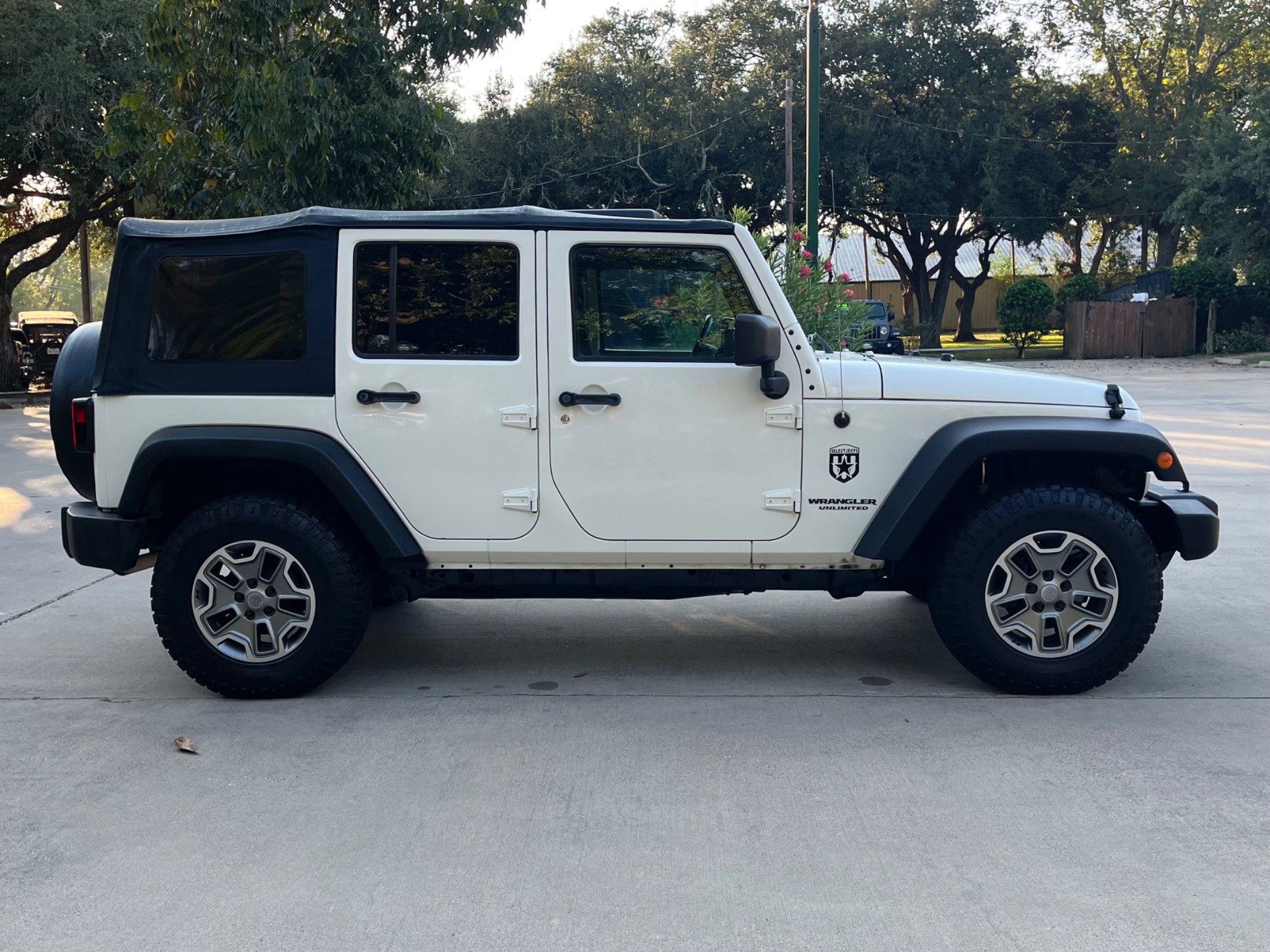 Used-2009-Jeep-Wrangler-Unlimited-X