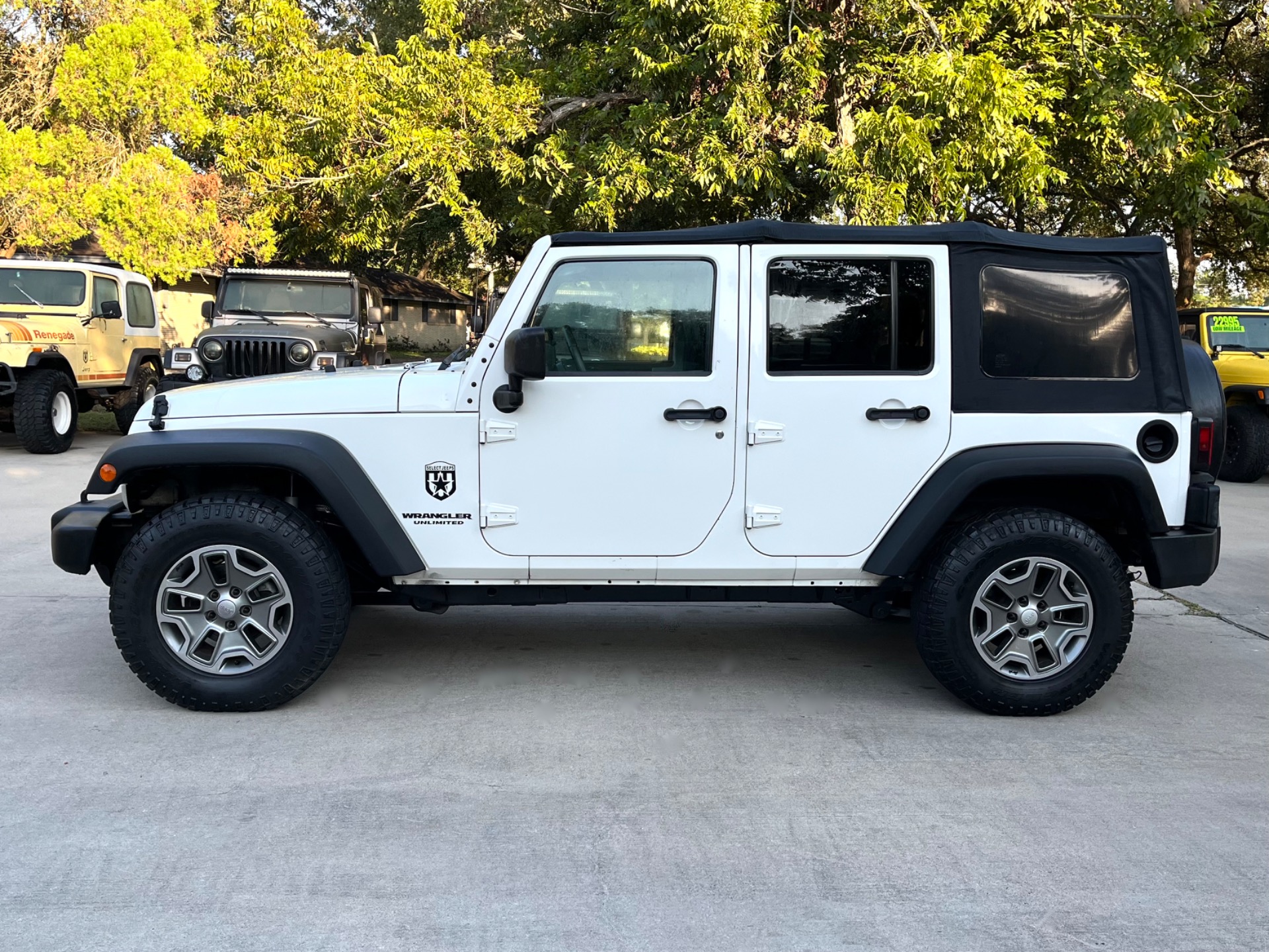 Used-2009-Jeep-Wrangler-Unlimited-X