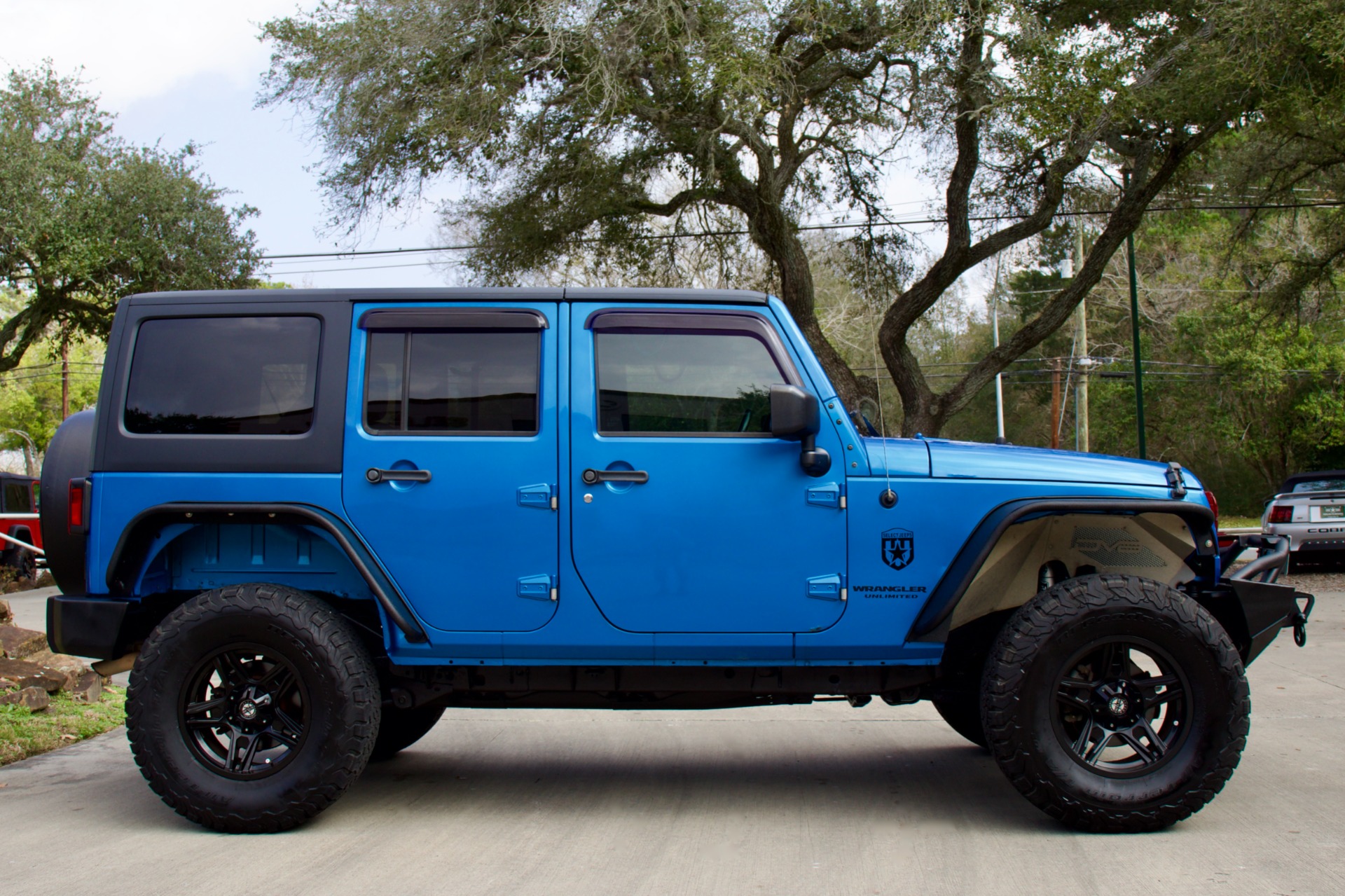 Used-2016-Jeep-Wrangler-Unlimited-Sport