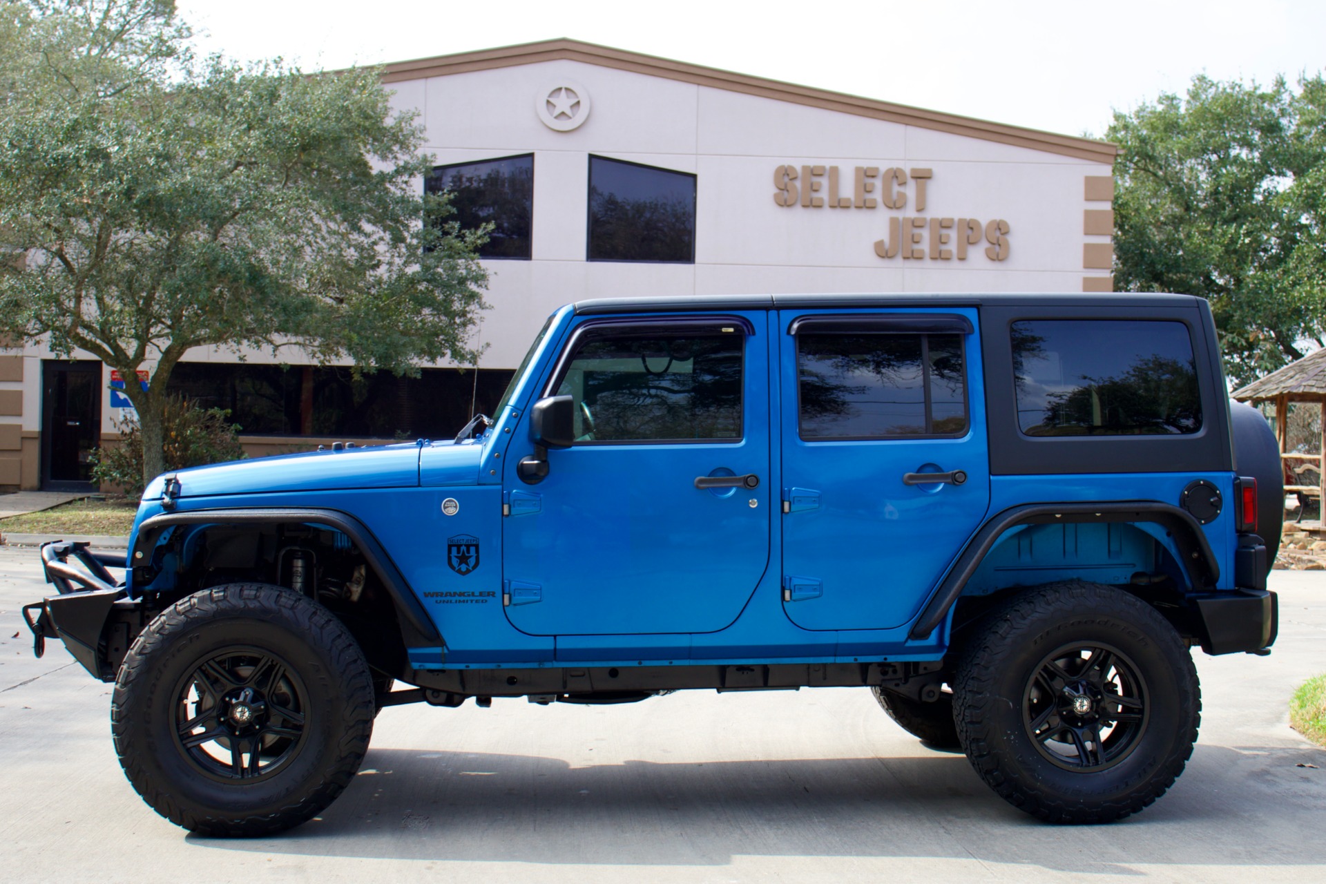 Used-2016-Jeep-Wrangler-Unlimited-Sport