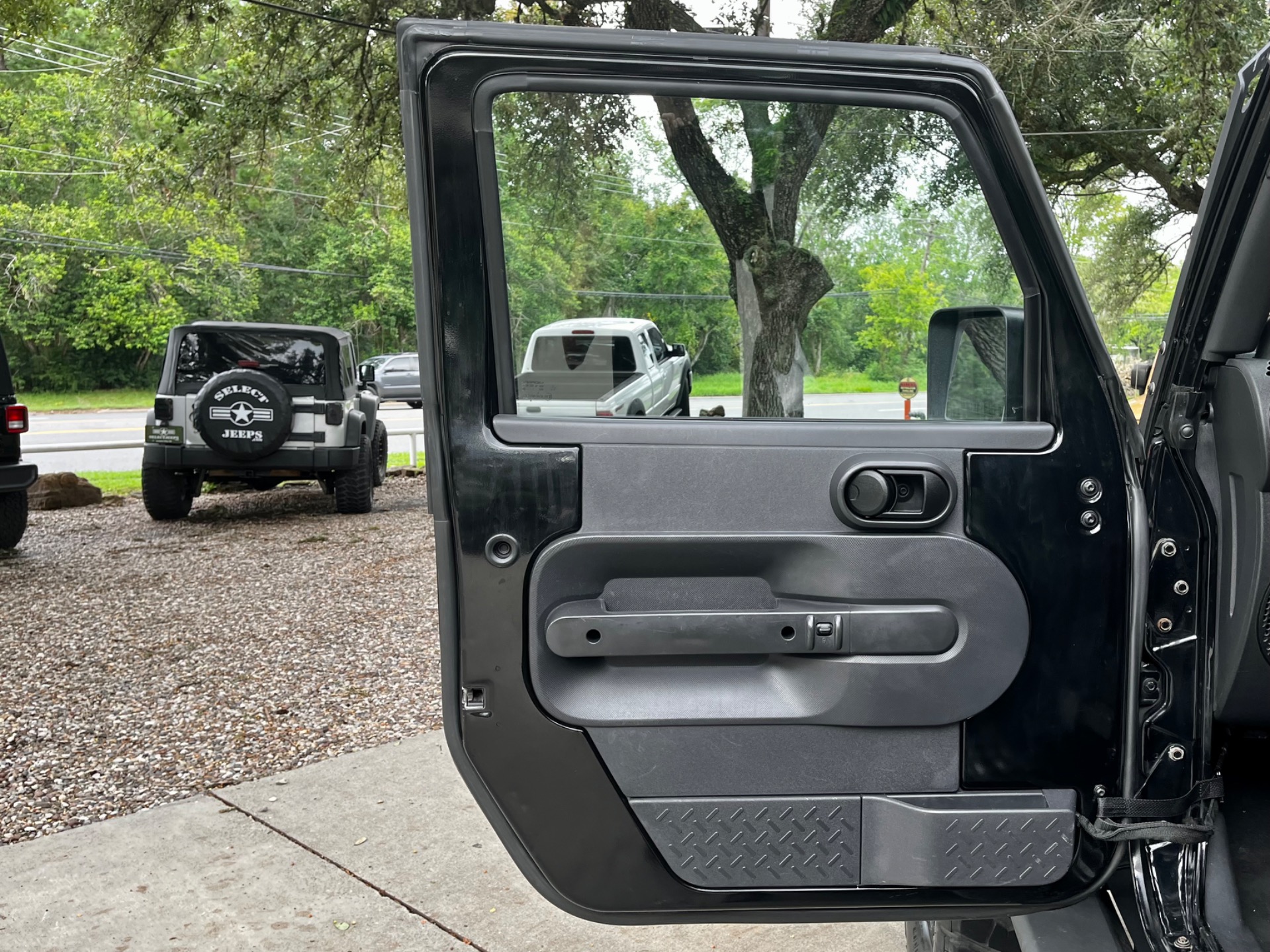 Used-2007-Jeep-Wrangler-Unlimited-Sahara