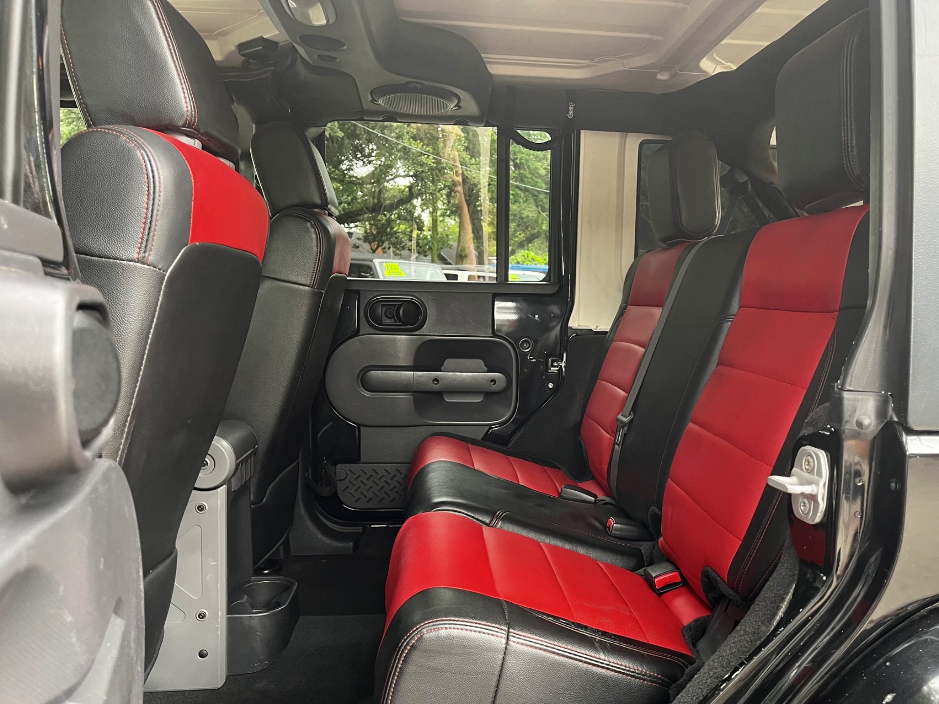 Used-2007-Jeep-Wrangler-Unlimited-Sahara