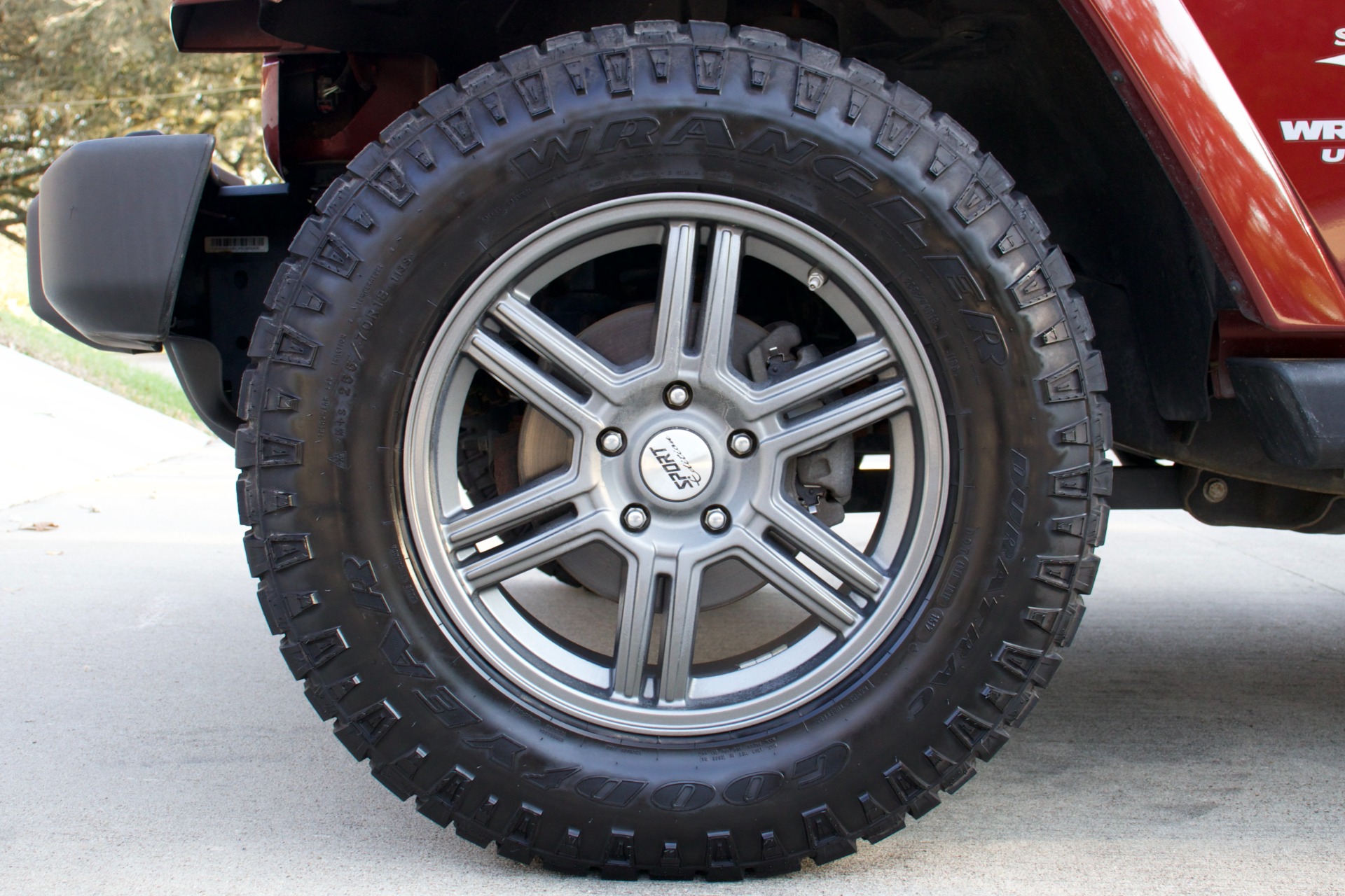 Used-2010-Jeep-Wrangler-Unlimited-Sahara