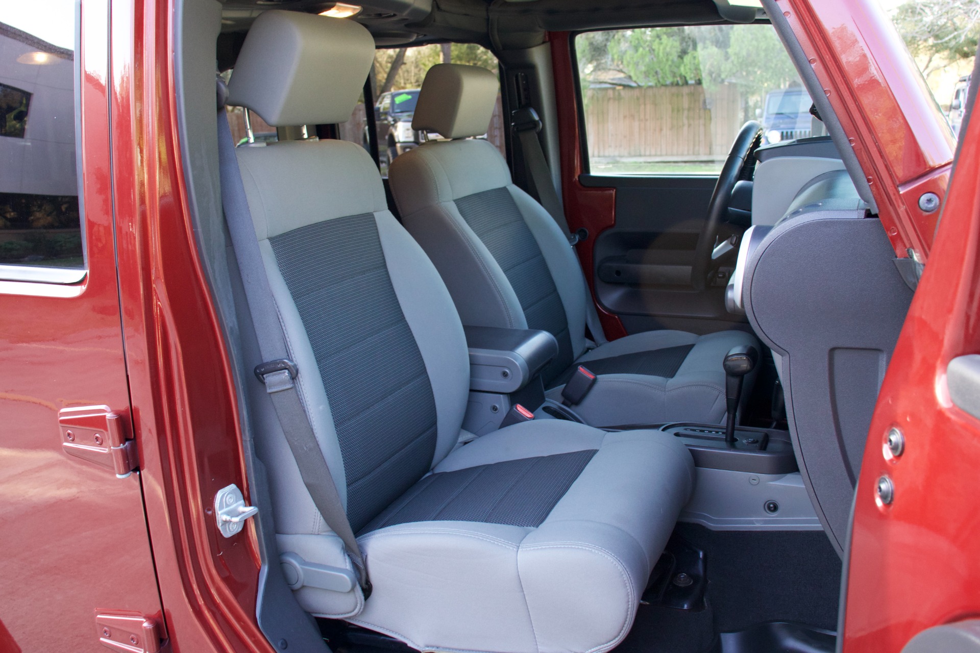 Used-2010-Jeep-Wrangler-Unlimited-Sahara