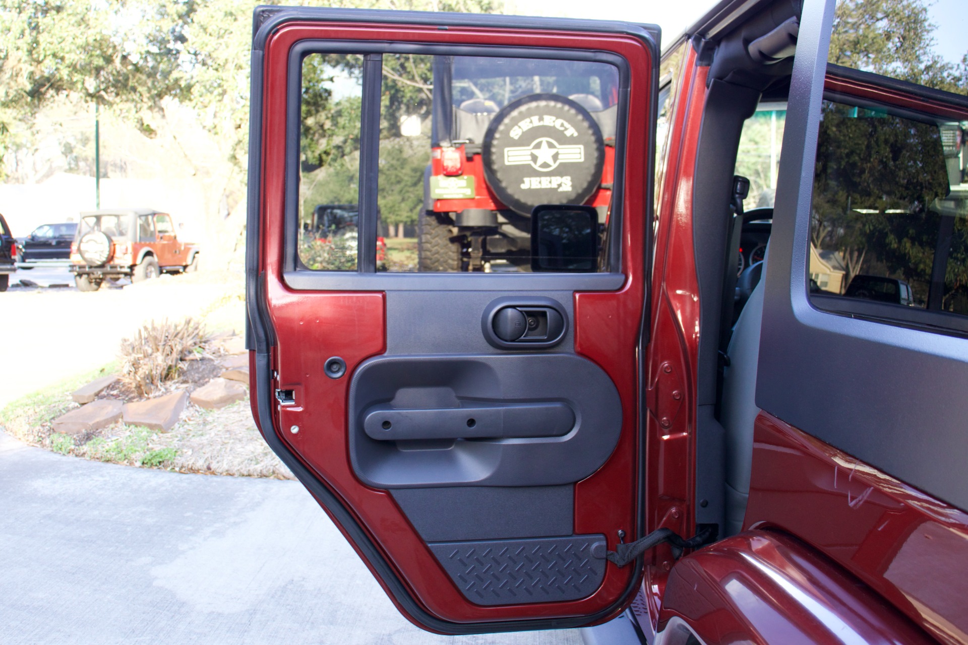 Used-2010-Jeep-Wrangler-Unlimited-Sahara