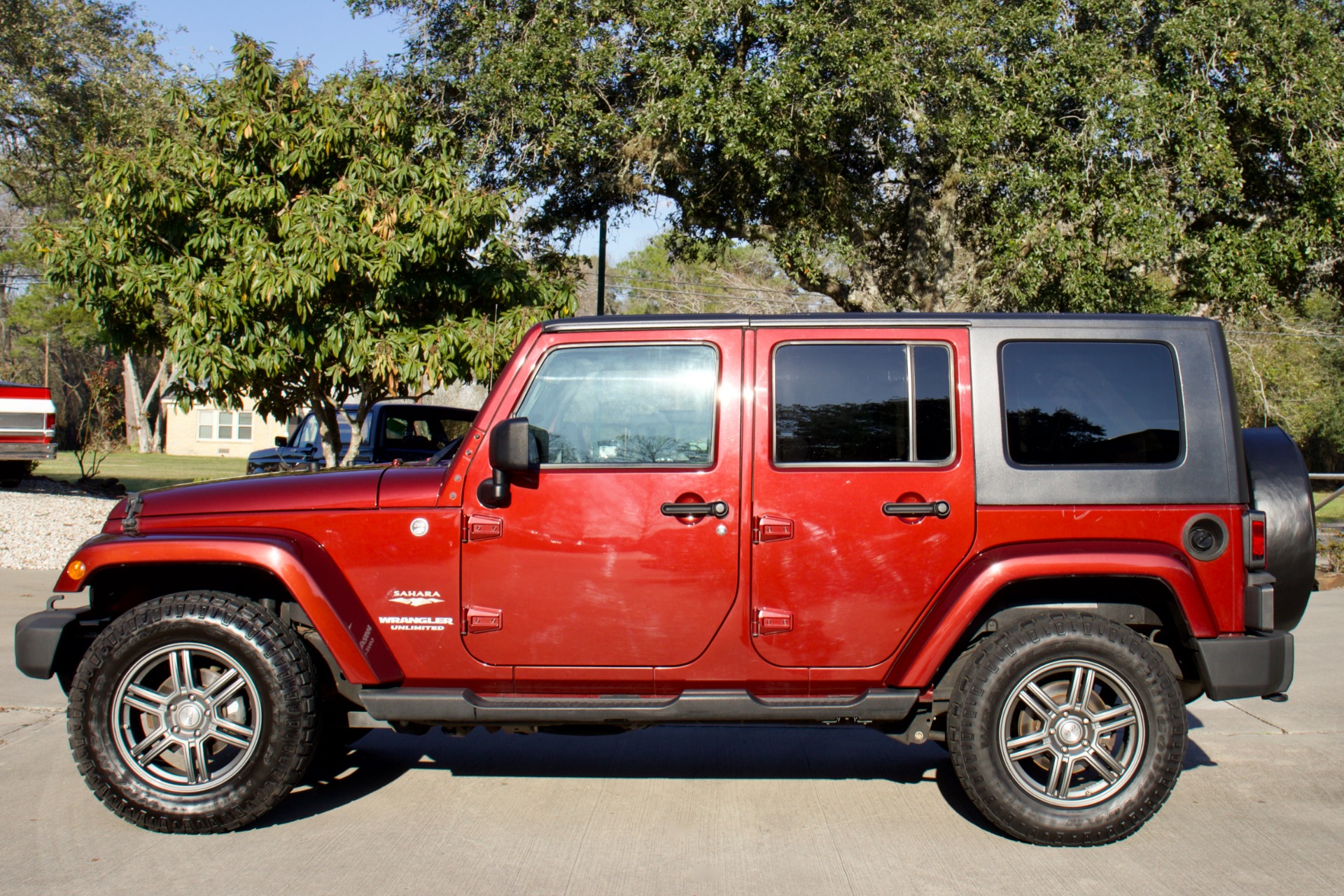 Used-2010-Jeep-Wrangler-Unlimited-Sahara