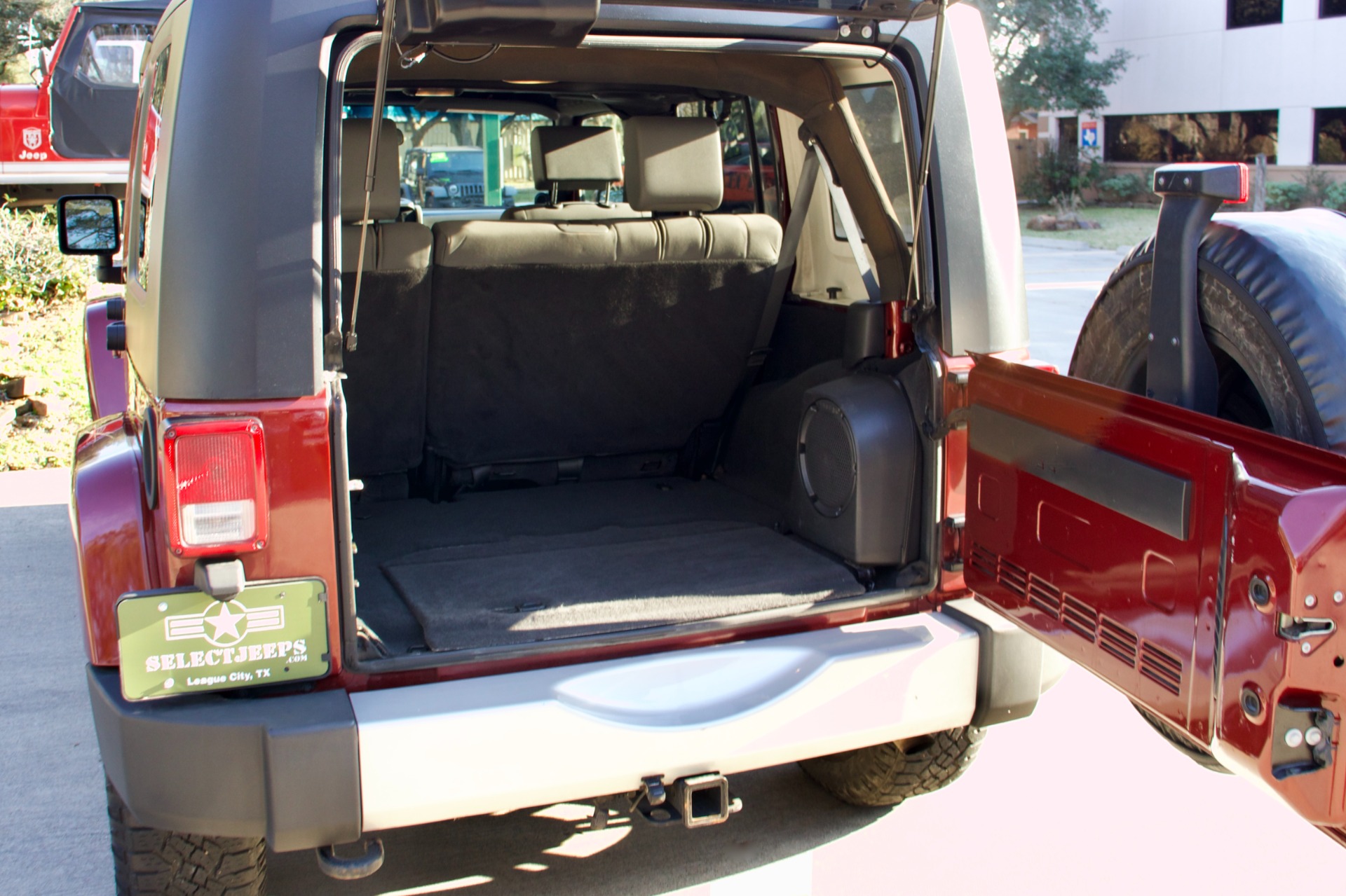 Used-2010-Jeep-Wrangler-Unlimited-Sahara