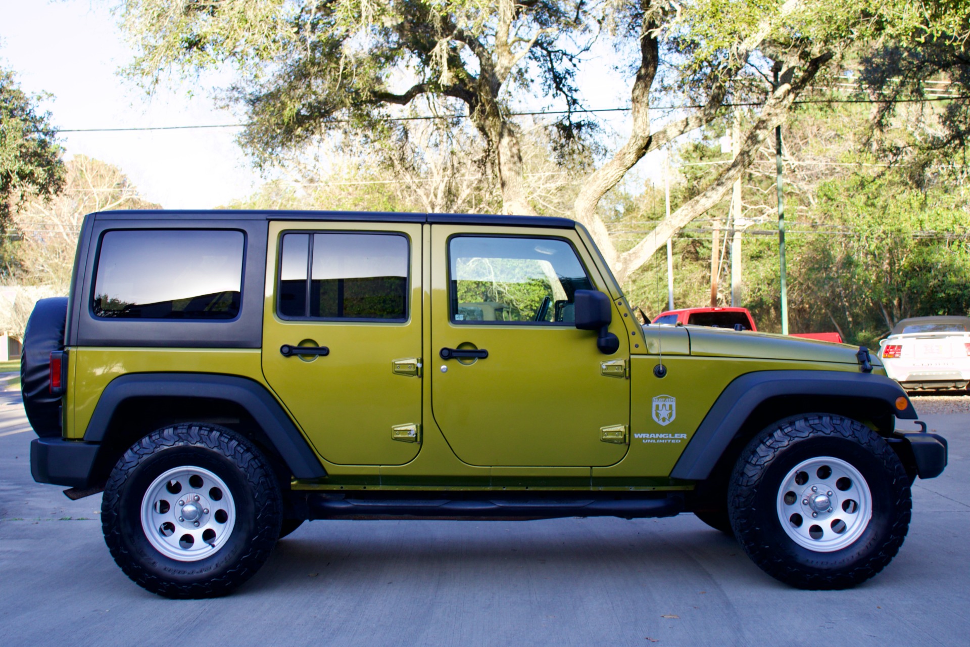 Used-2008-Jeep-Wrangler-Unlimited-X