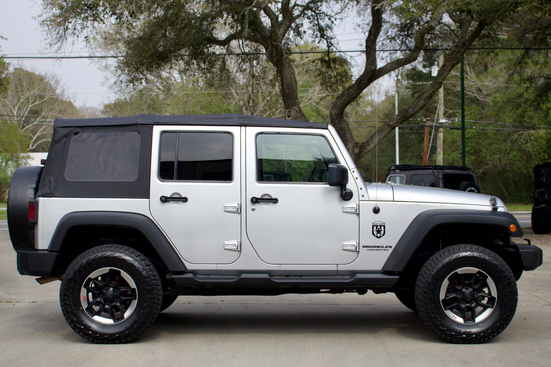 Used-2010-Jeep-Wrangler-Unlimited-Sport