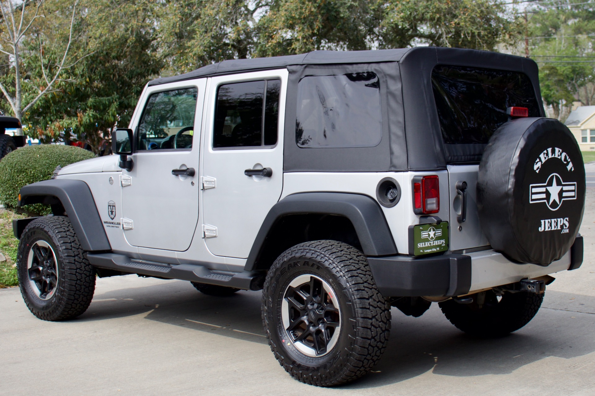 Used-2010-Jeep-Wrangler-Unlimited-Sport