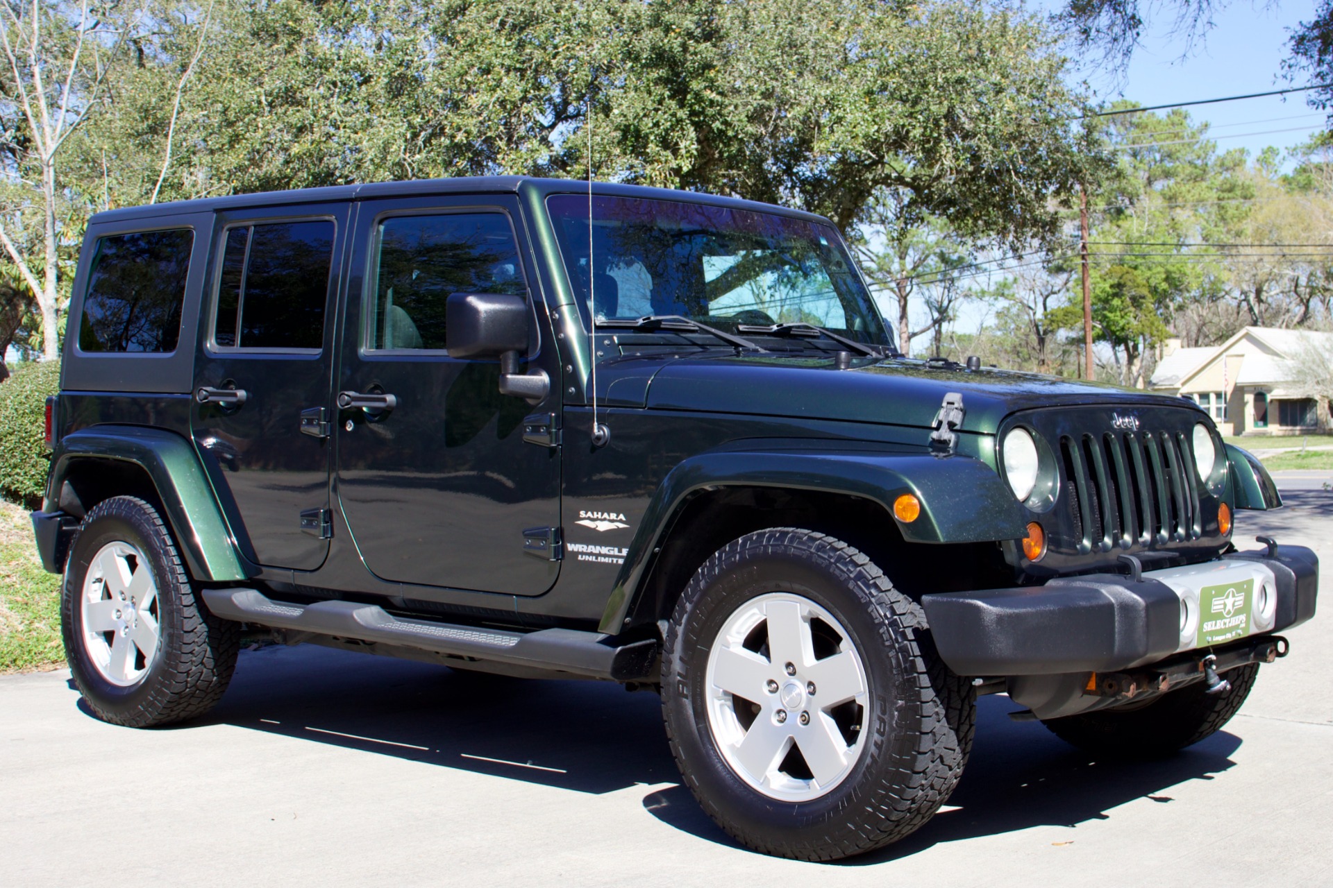 Used-2011-Jeep-Wrangler-Unlimited-Sahara