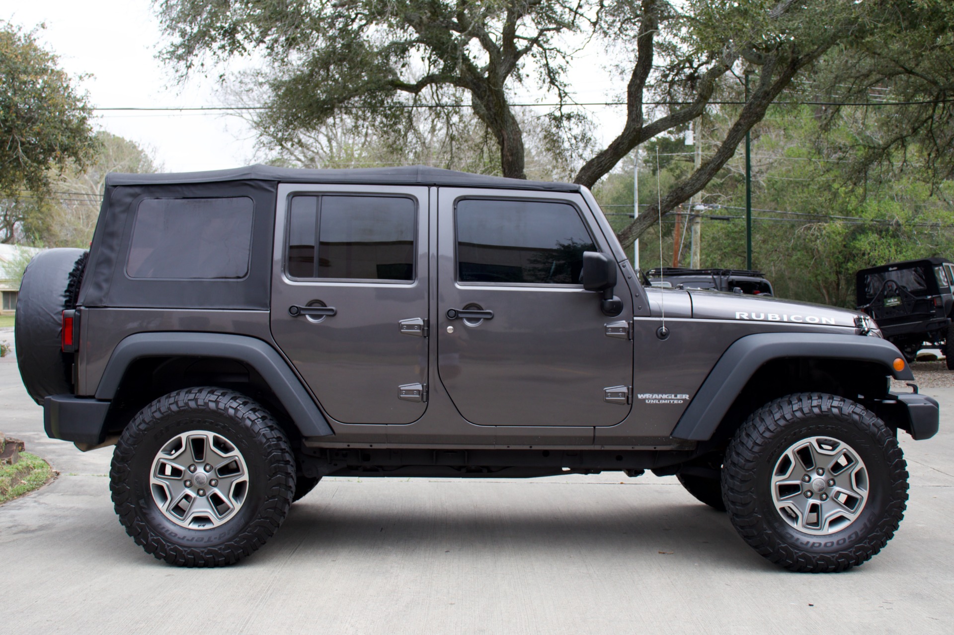 Used-2014-Jeep-Wrangler-Unlimited-Rubicon