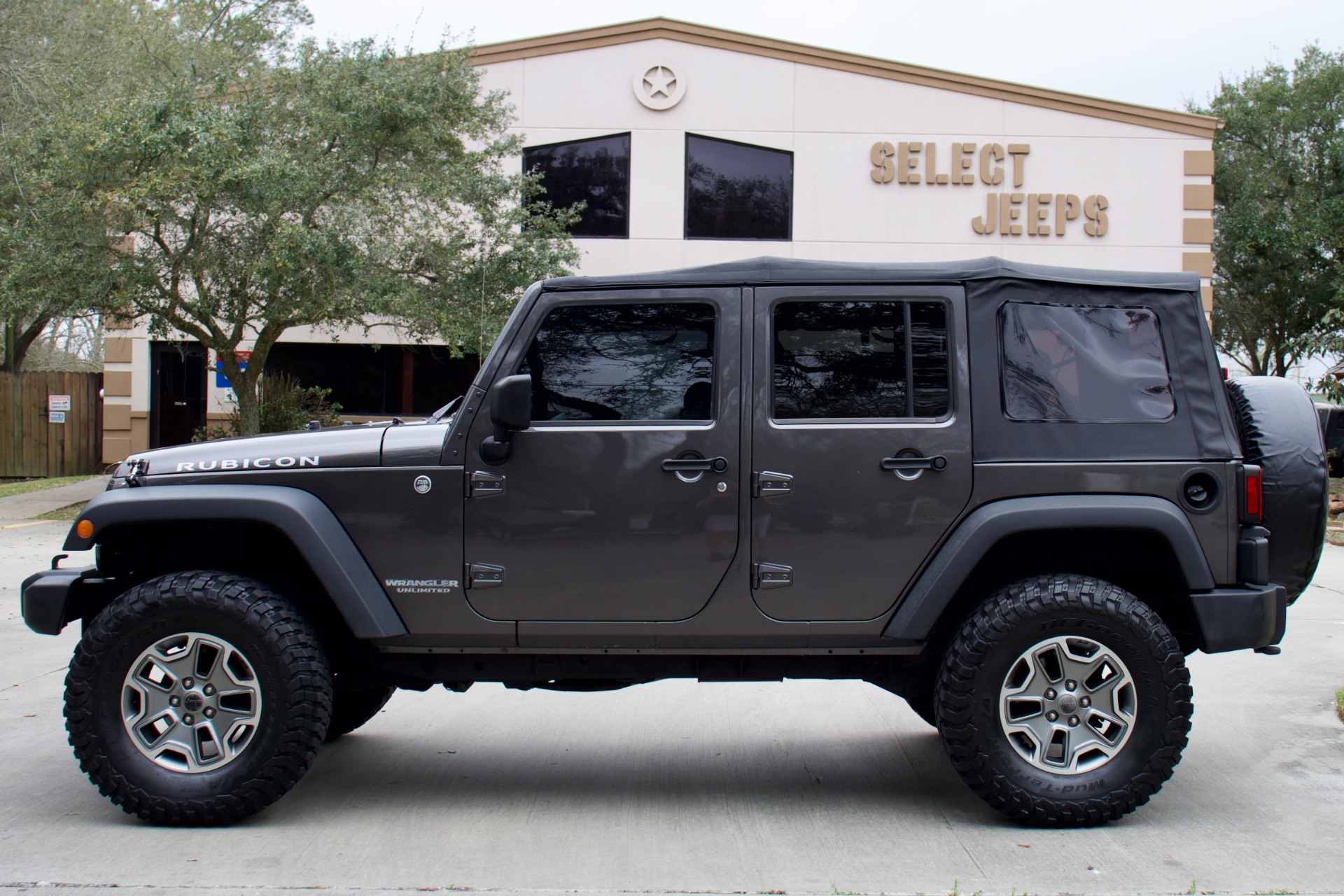 Used-2014-Jeep-Wrangler-Unlimited-Rubicon