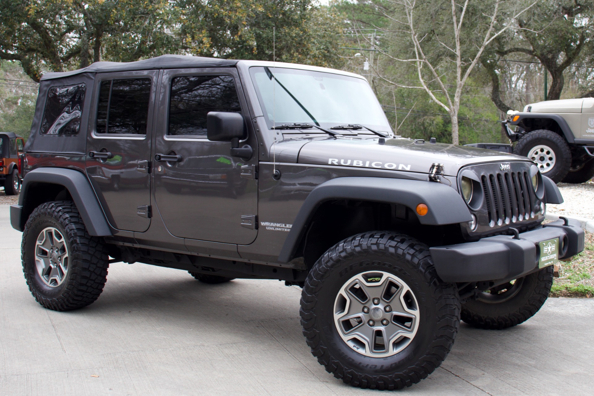 Used-2014-Jeep-Wrangler-Unlimited-Rubicon